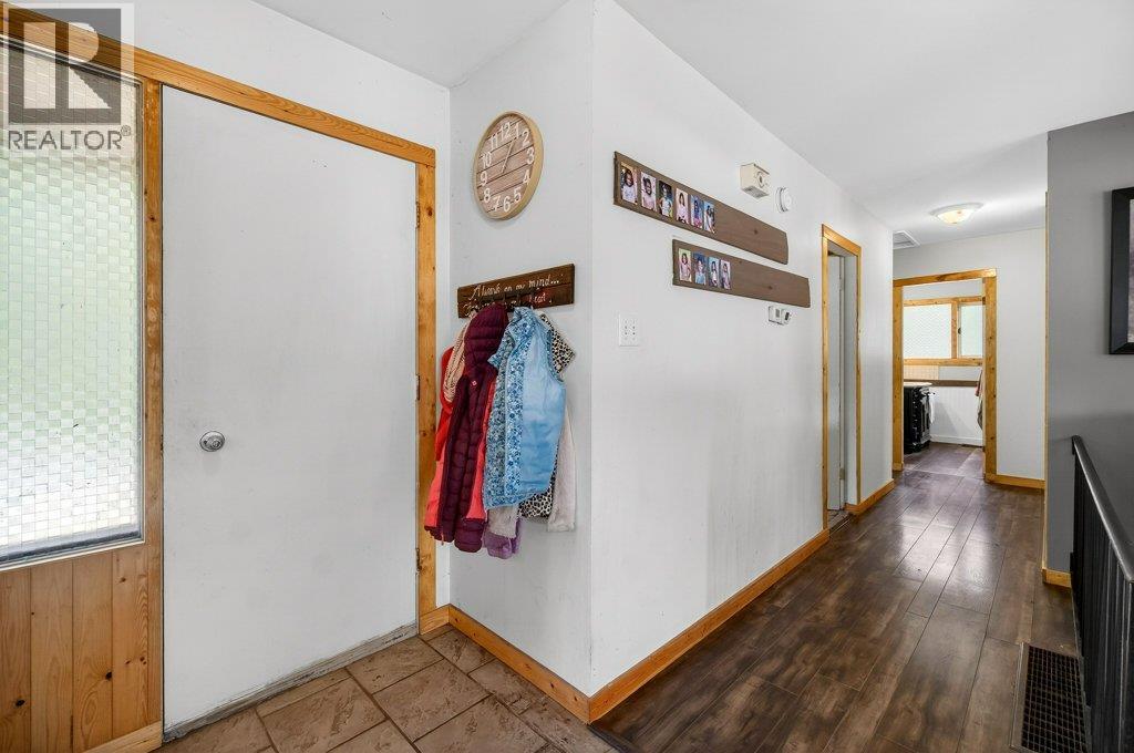 4198 Malakwa Road, Malakwa