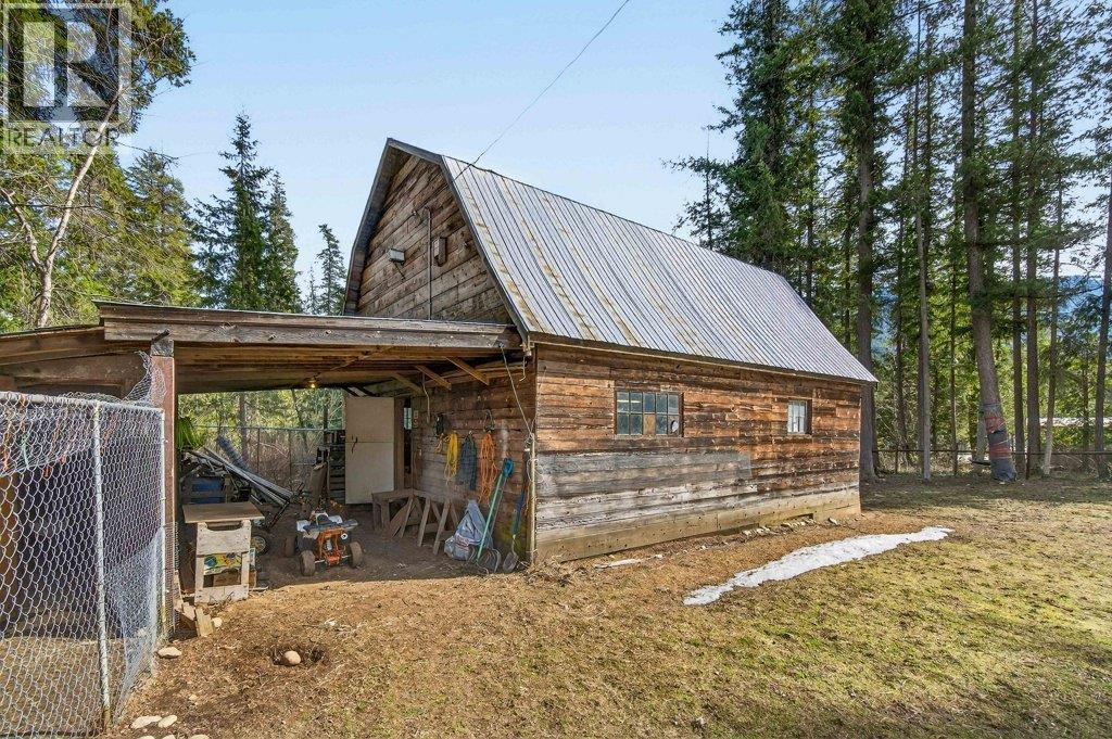 4198 Malakwa Road, Malakwa