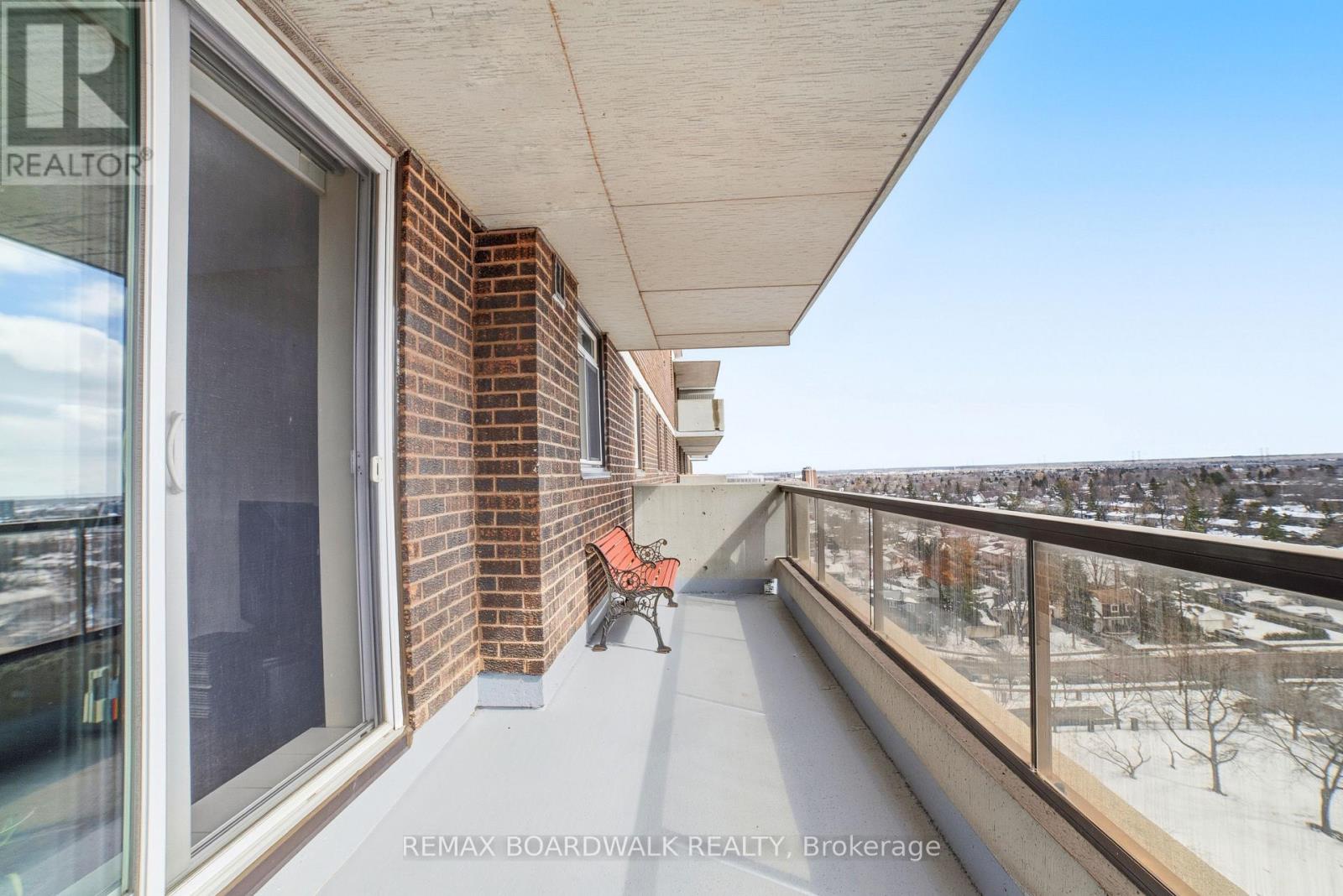 1408 - 1705 PLAYFAIR DRIVE — photo 23