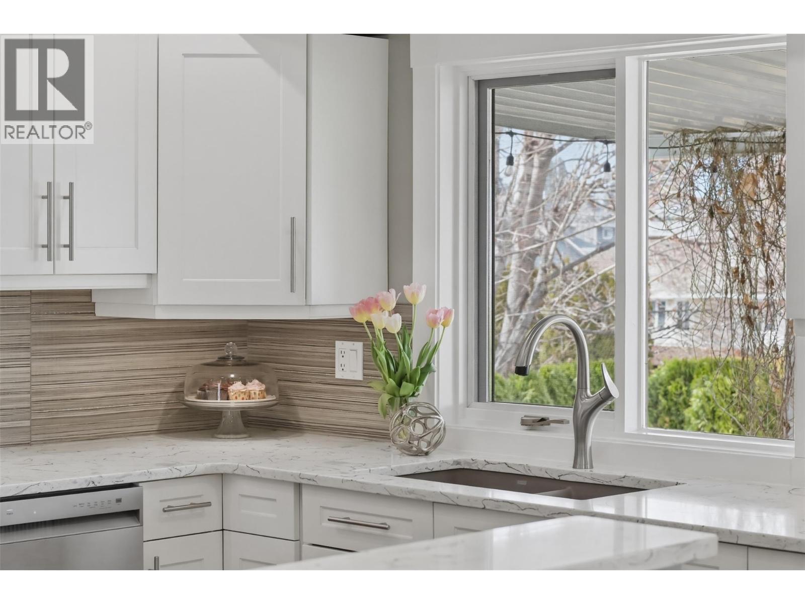  1930 TINNISWOOD Court, Kamloops