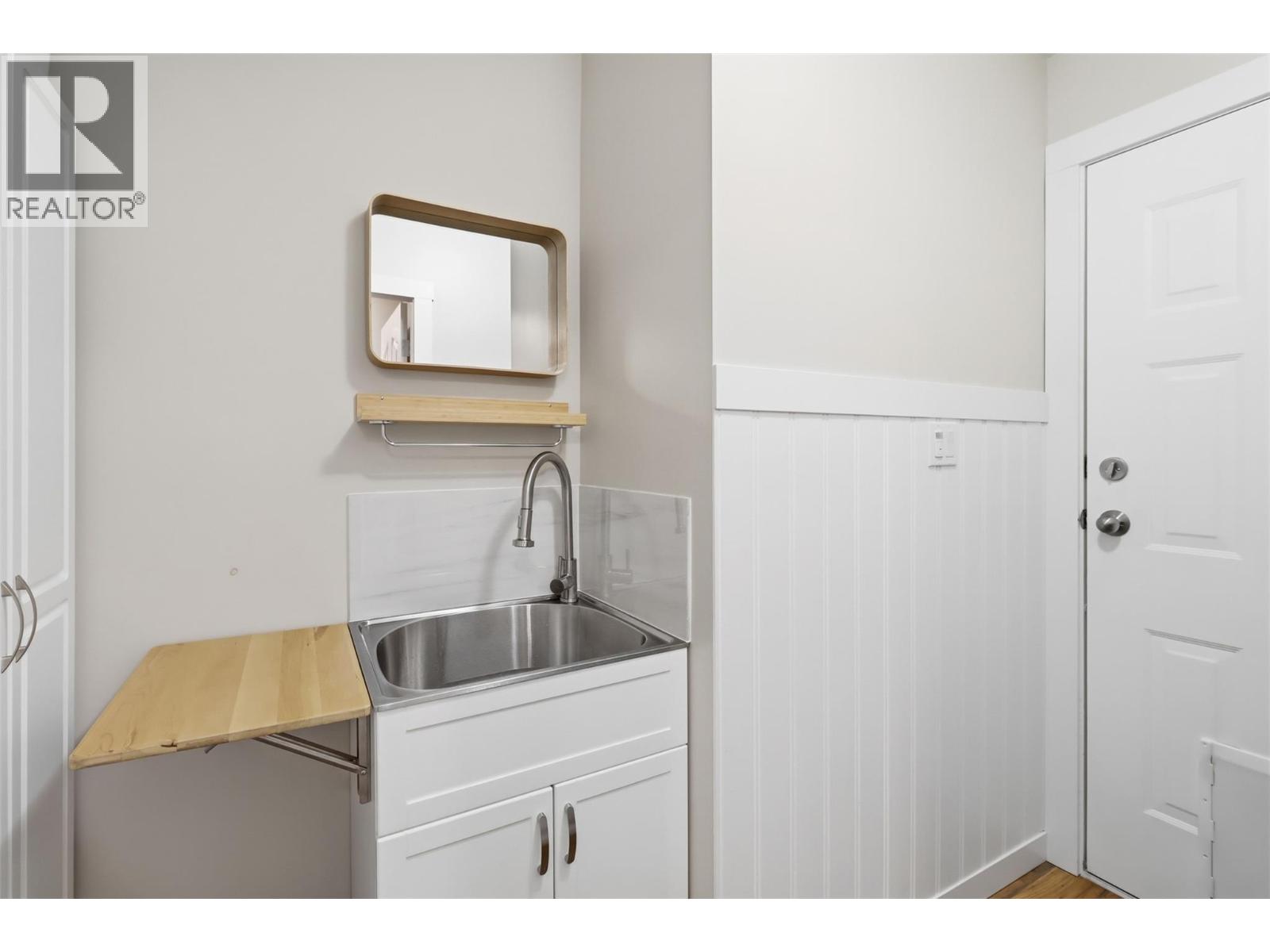  1930 TINNISWOOD Court, Kamloops