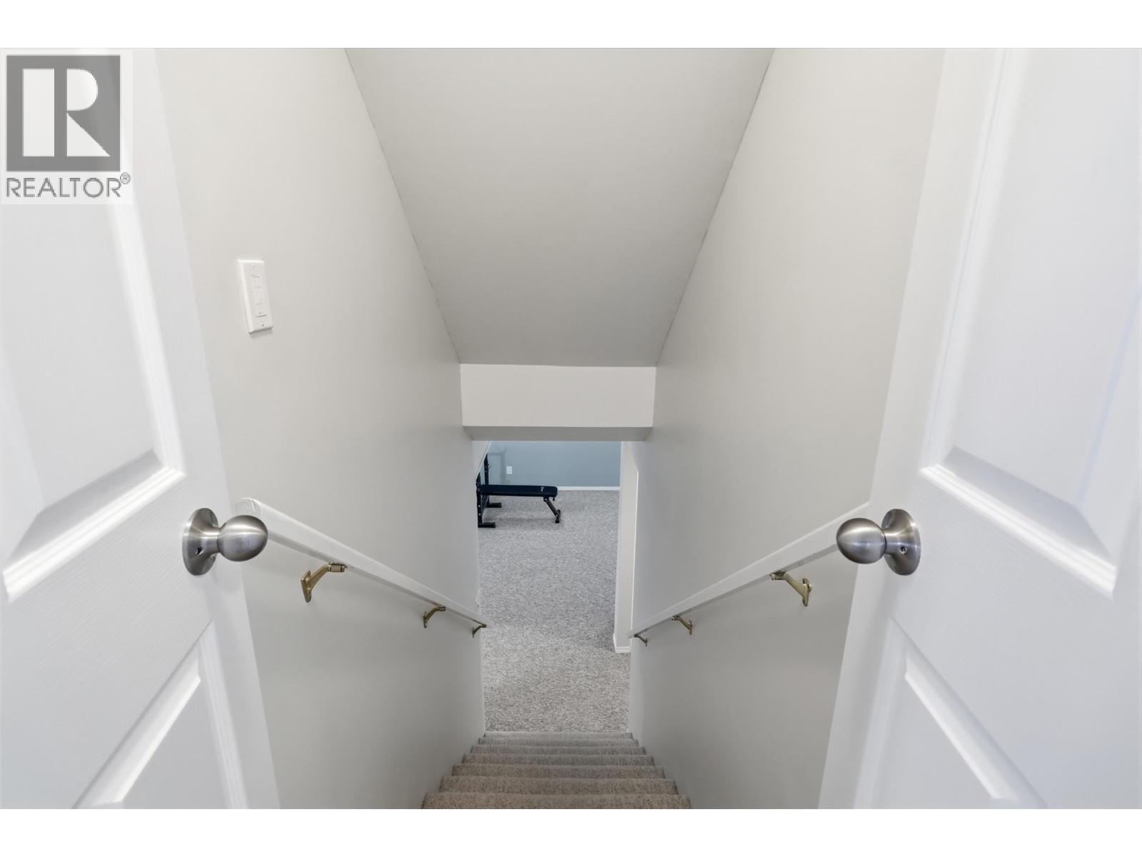  1930 TINNISWOOD Court, Kamloops