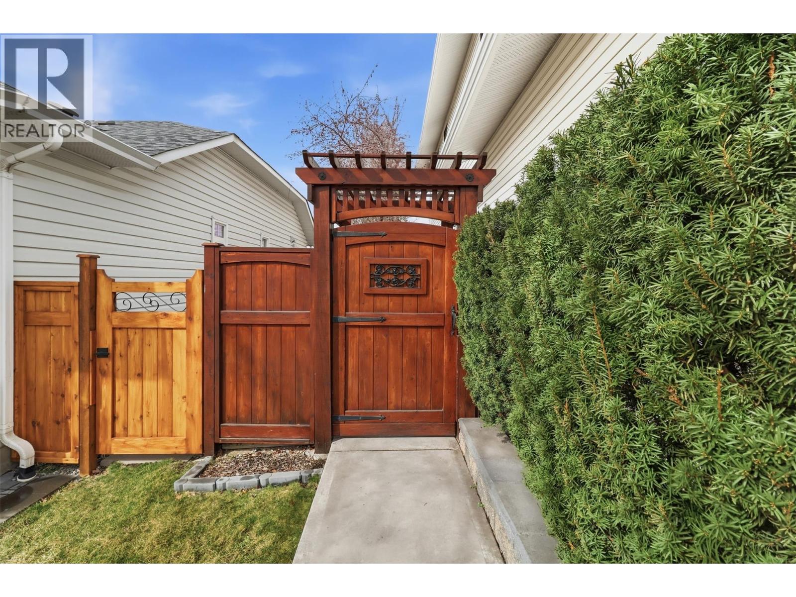  1930 TINNISWOOD Court, Kamloops