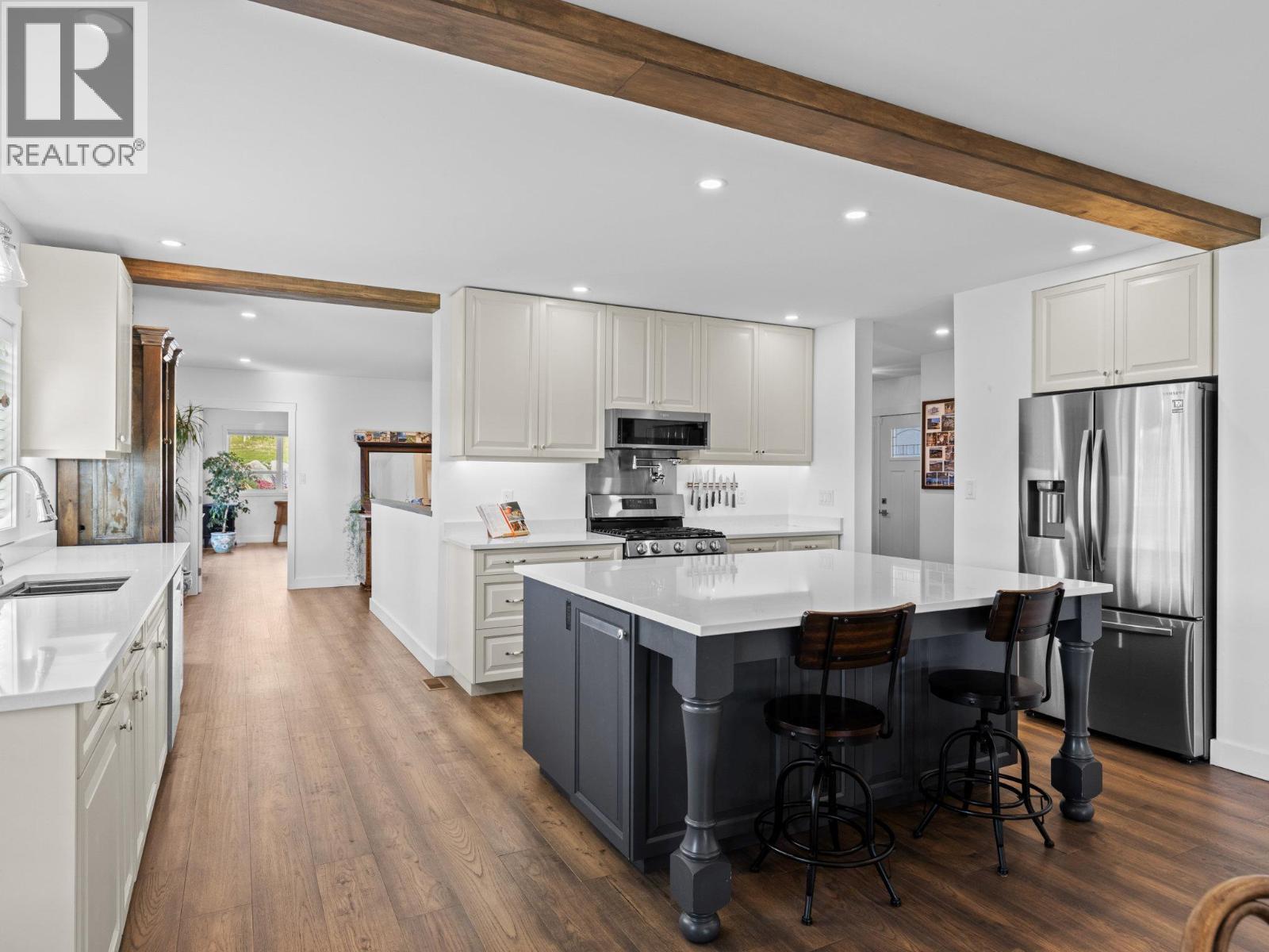 7207 Tucelnuit Drive, Oliver