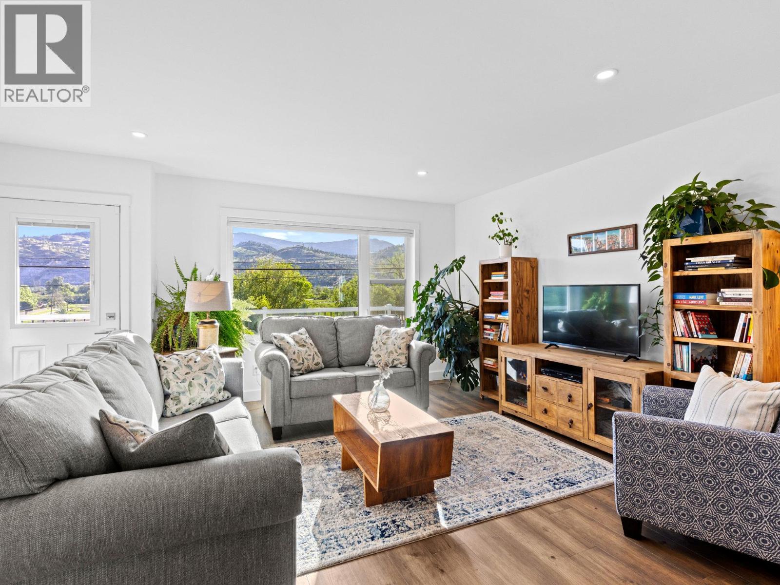 7207 Tucelnuit Drive, Oliver