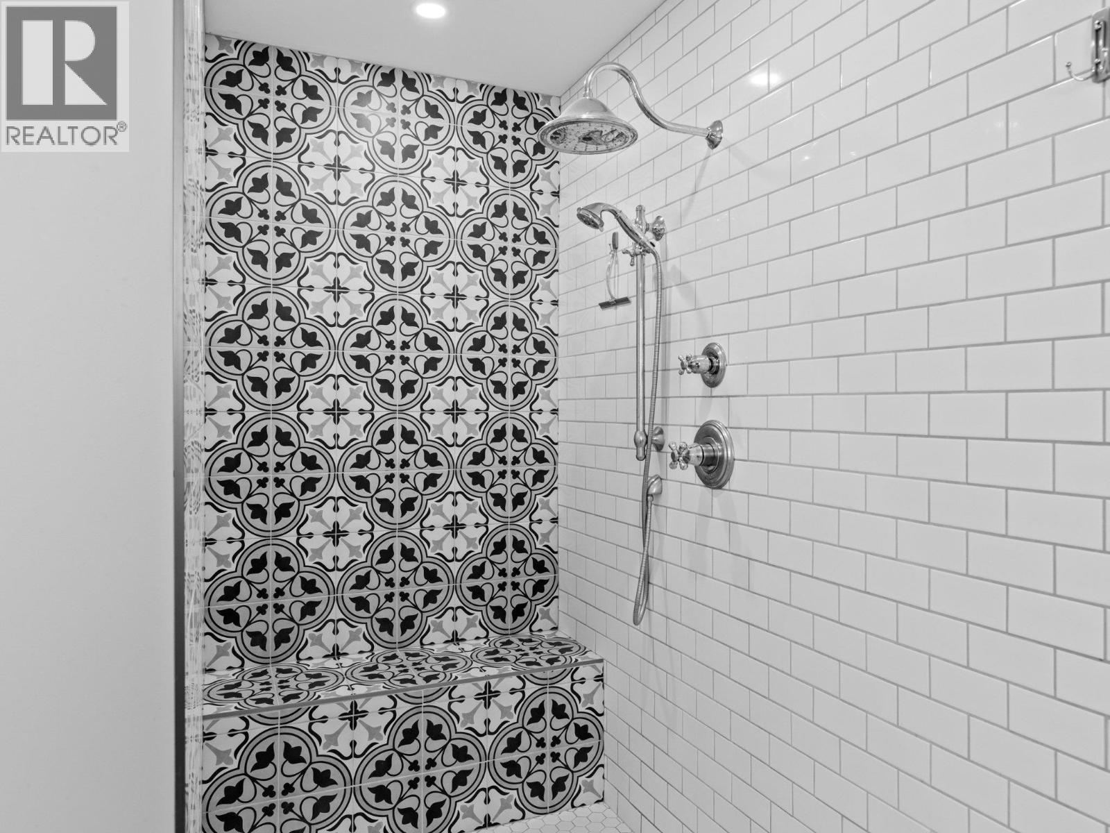 7207 Tucelnuit Drive, Oliver