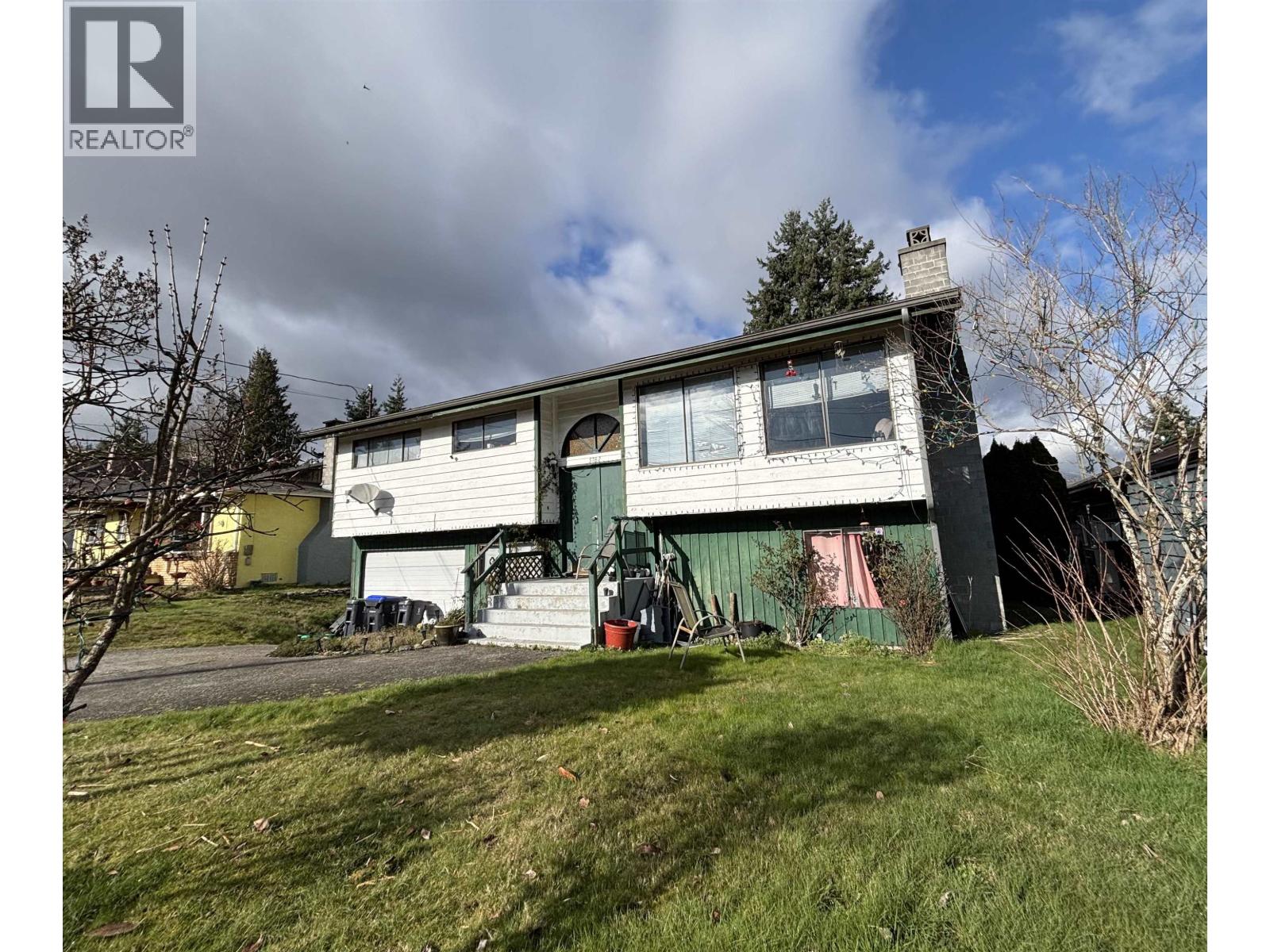 5762 SPINDRIFT STREET, Sechelt