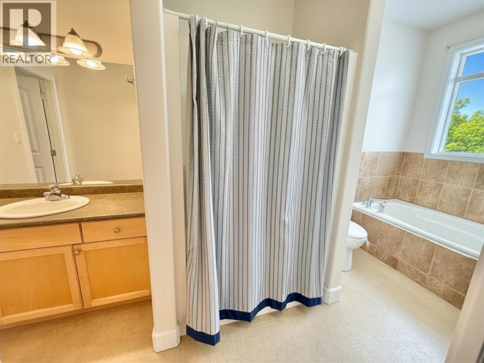 #158 1702 DYKE ROAD - 25