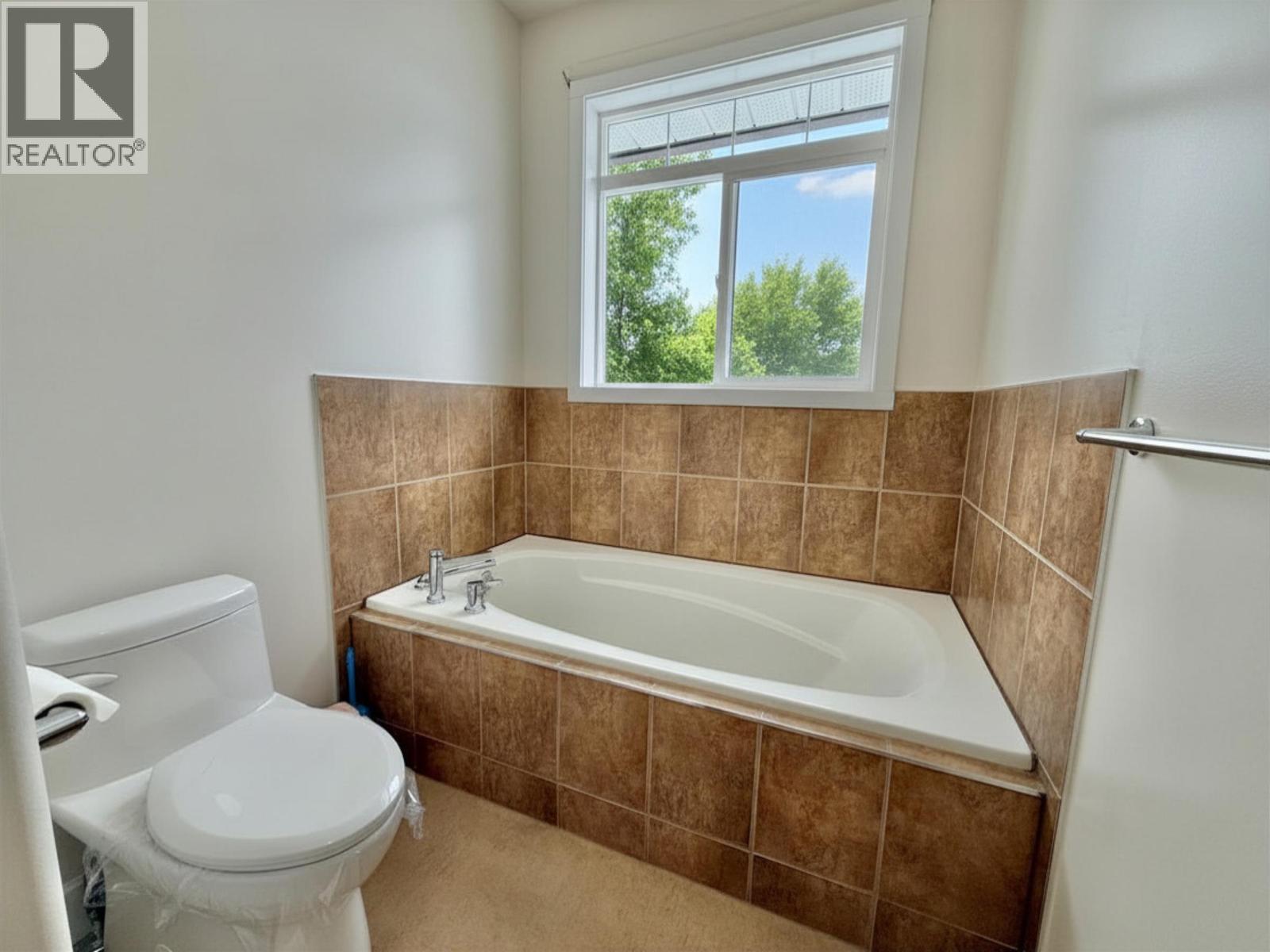 #158 1702 DYKE ROAD - 24