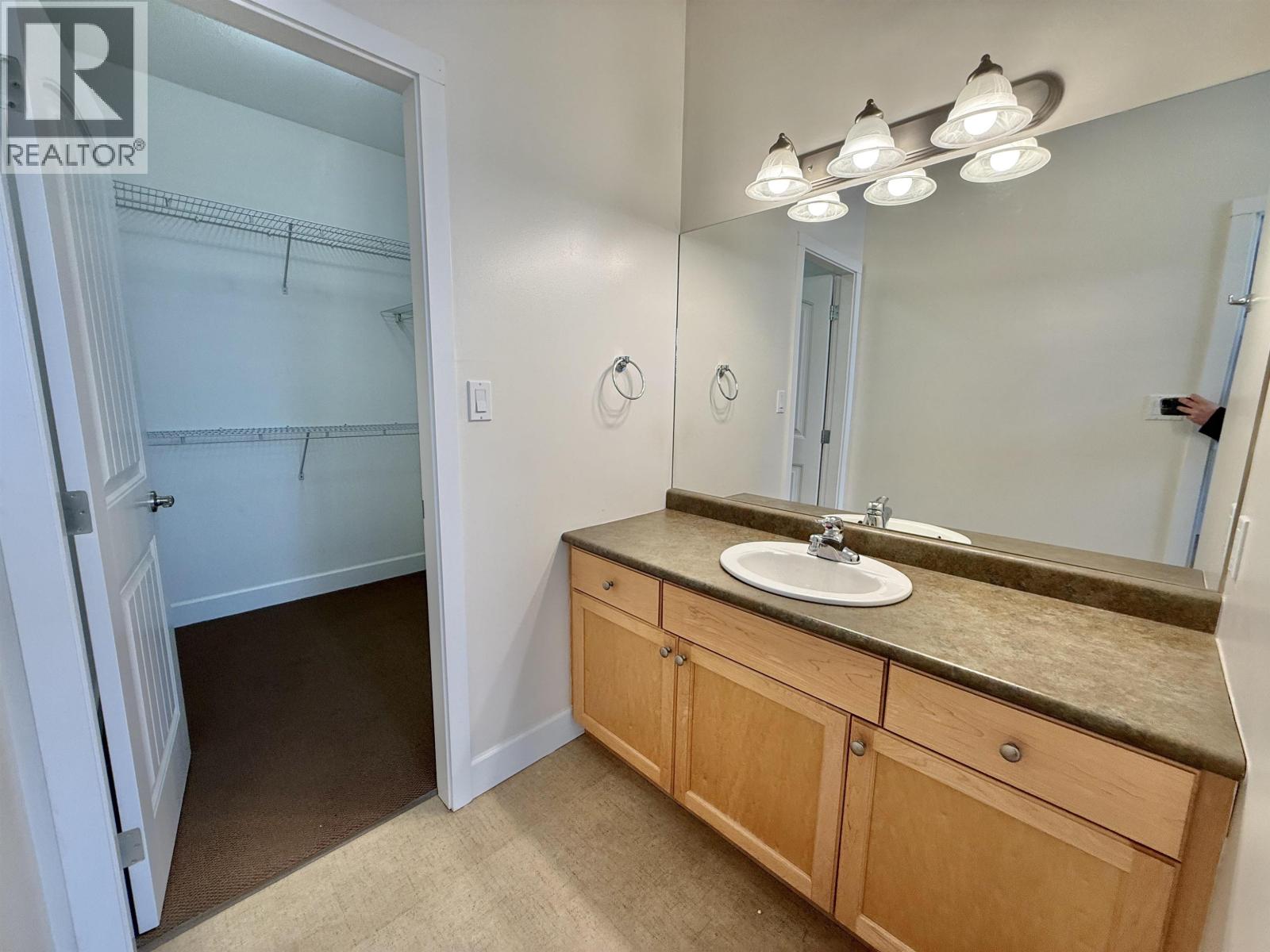 #158 1702 DYKE ROAD - 28