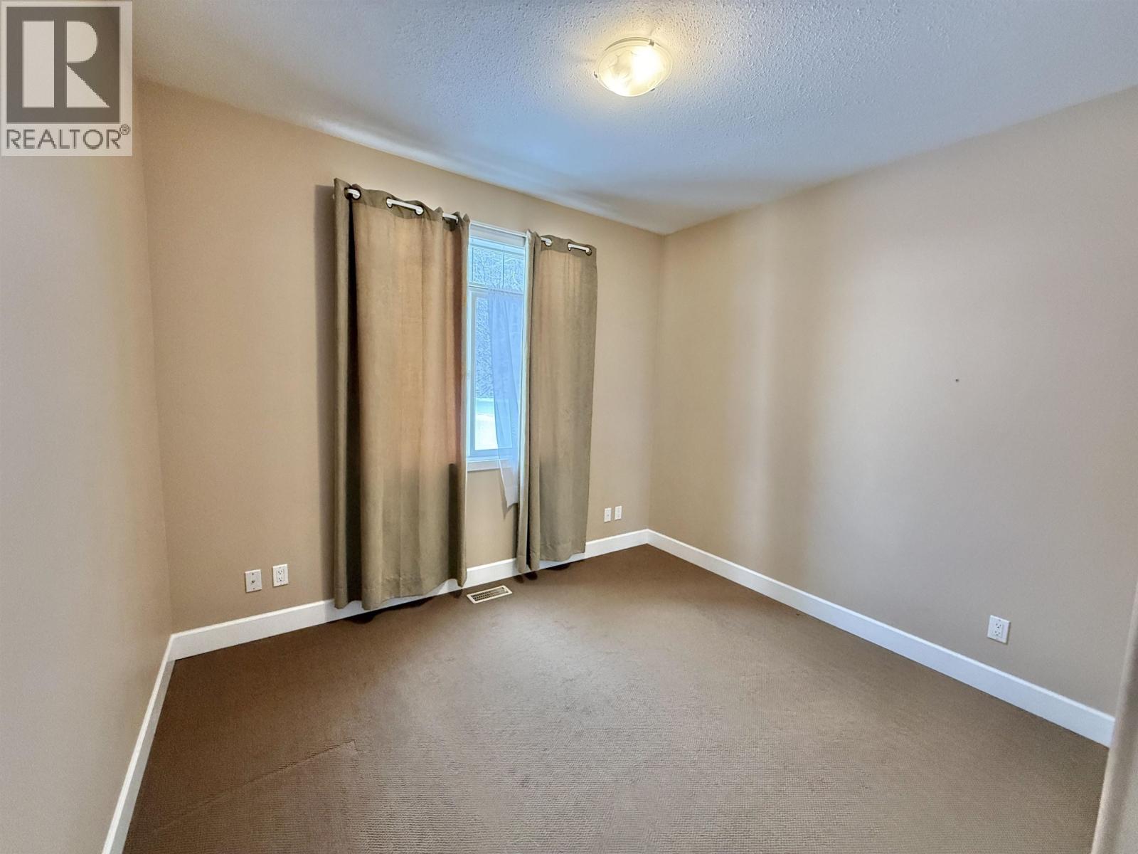 #158 1702 DYKE ROAD - 32