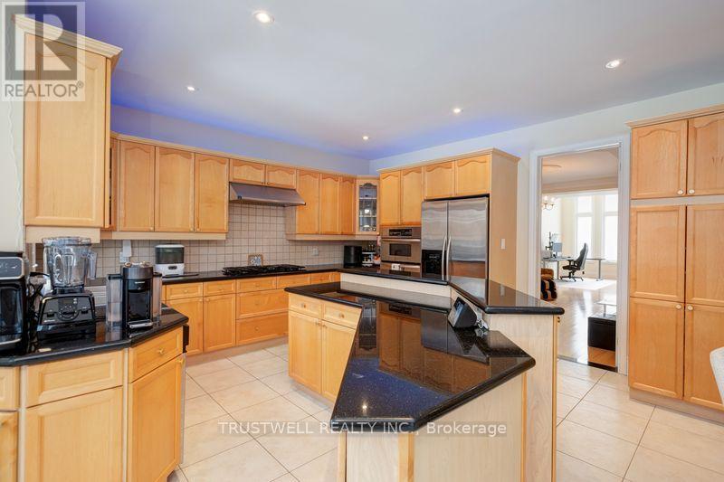 8 RIDGLEY COURT - 14
