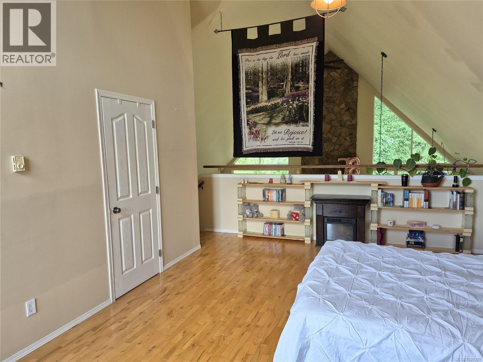 12270/12272 CHANDLER RD - 25