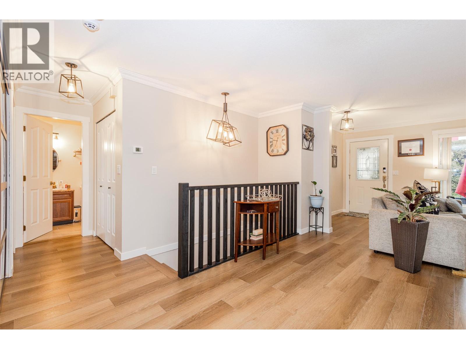 1 205 Gerstmar Road, Kelowna