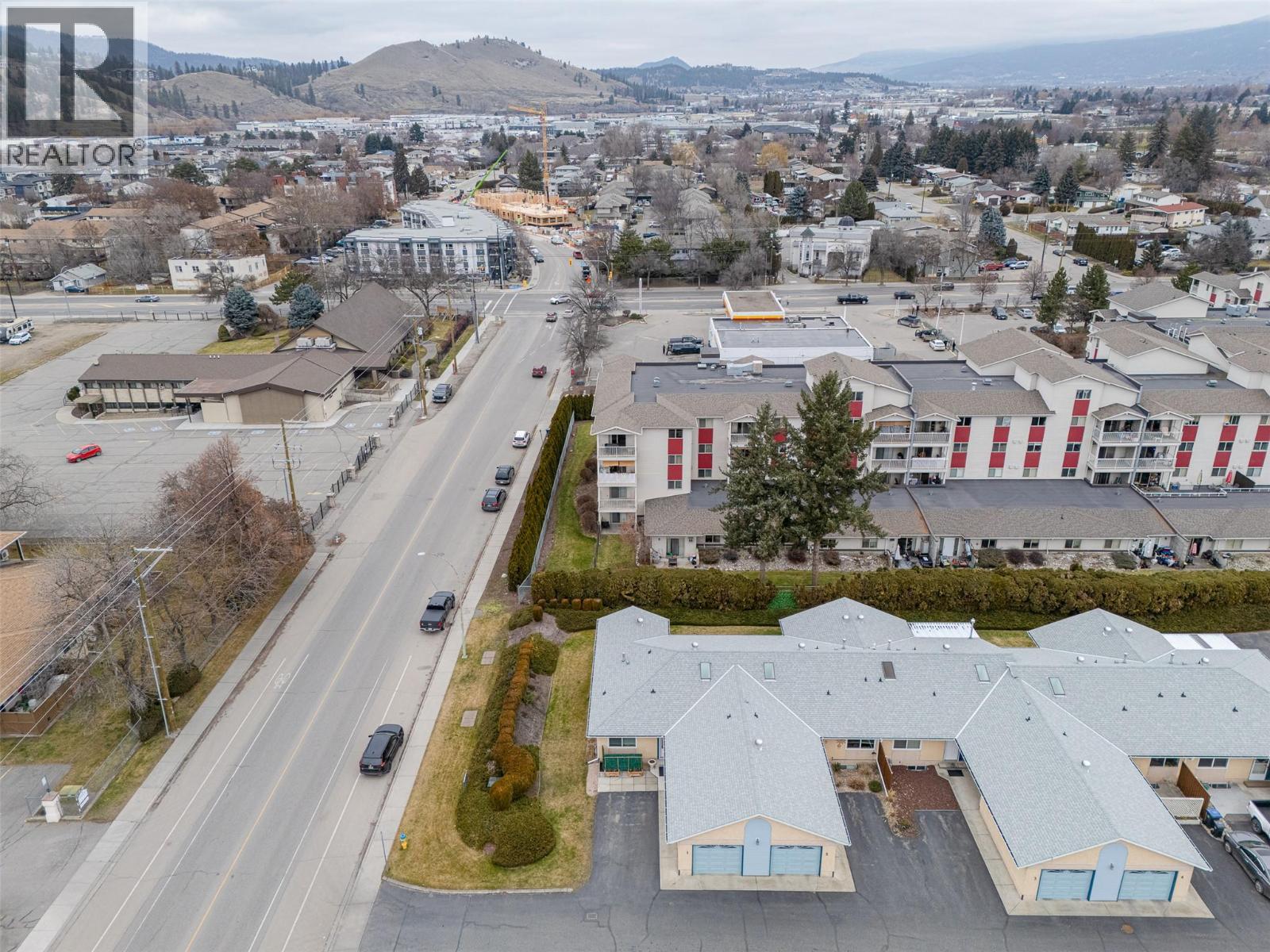 1 205 Gerstmar Road, Kelowna