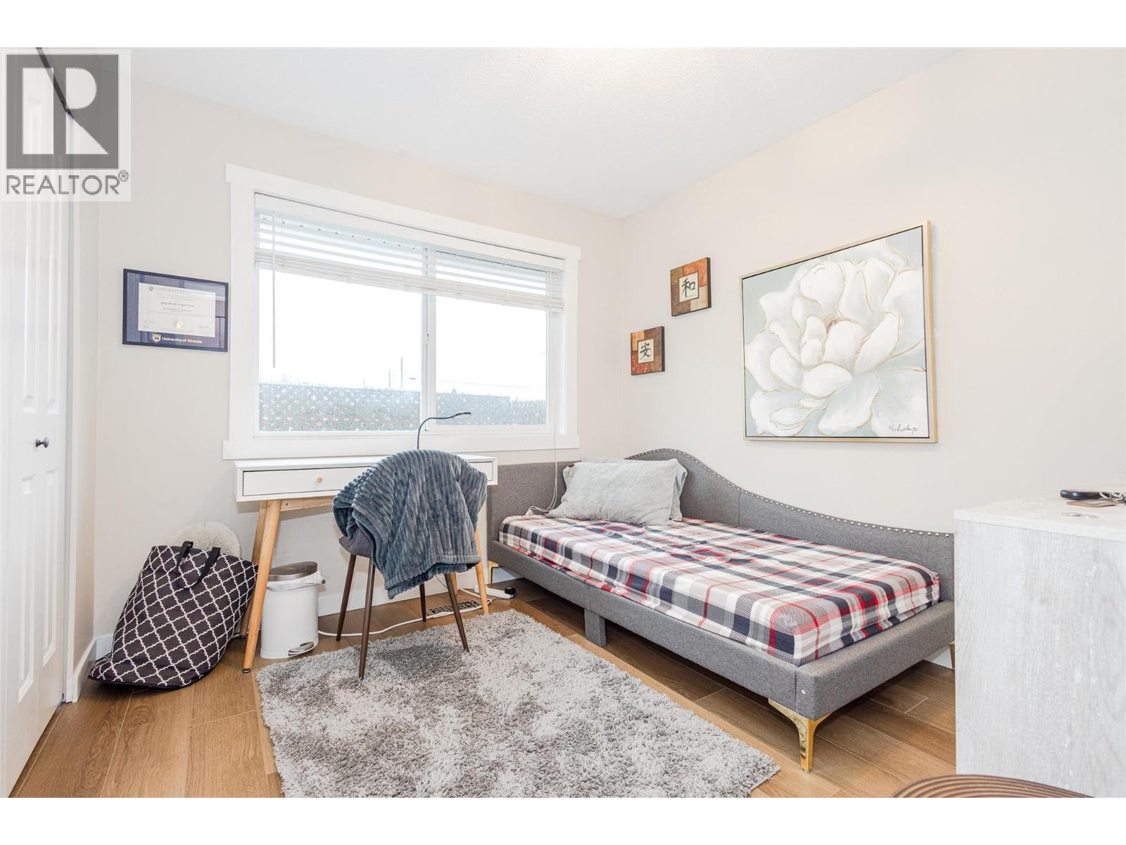 1 205 Gerstmar Road, Kelowna