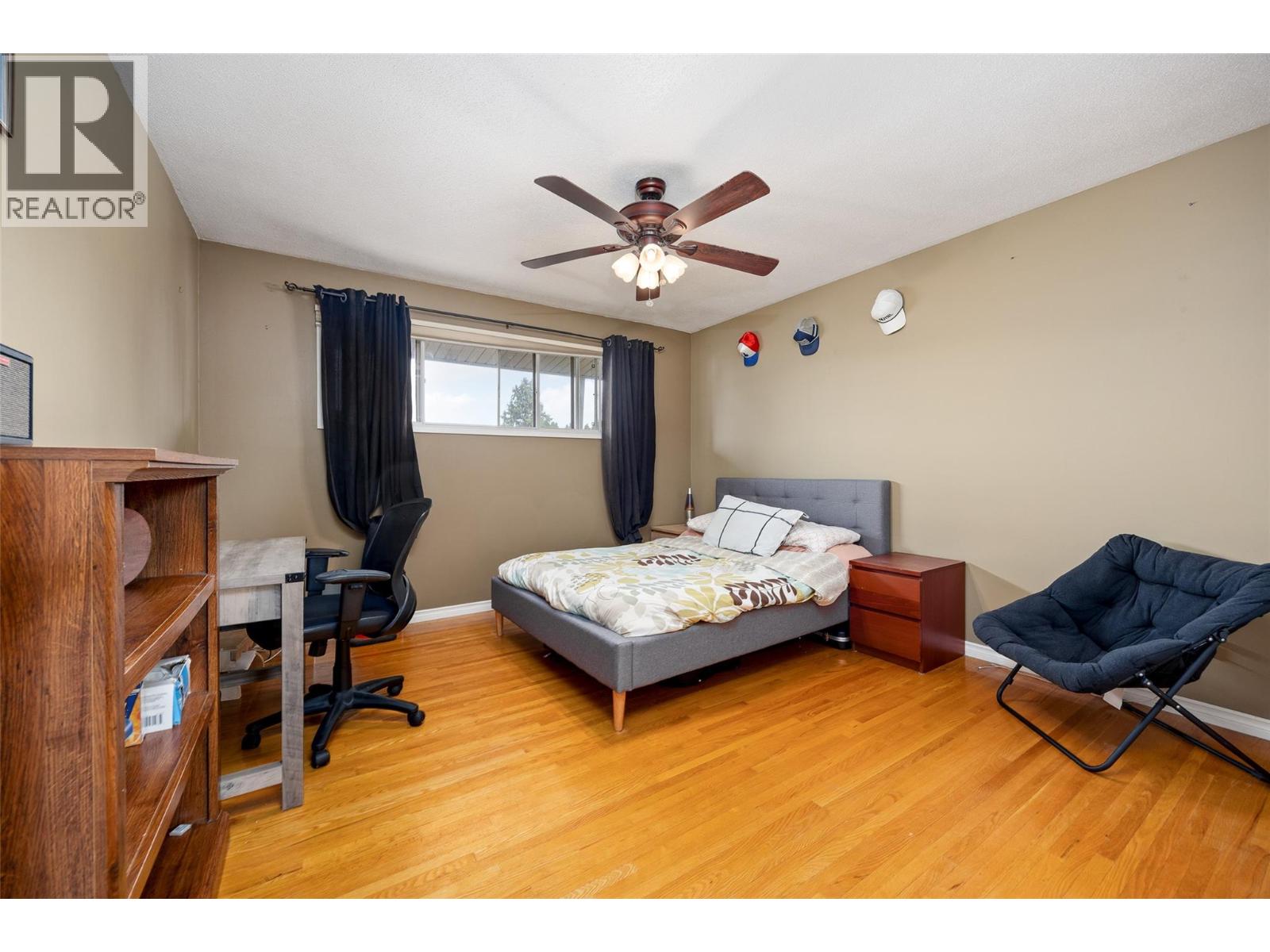 1394 Lombardy Square, Kelowna