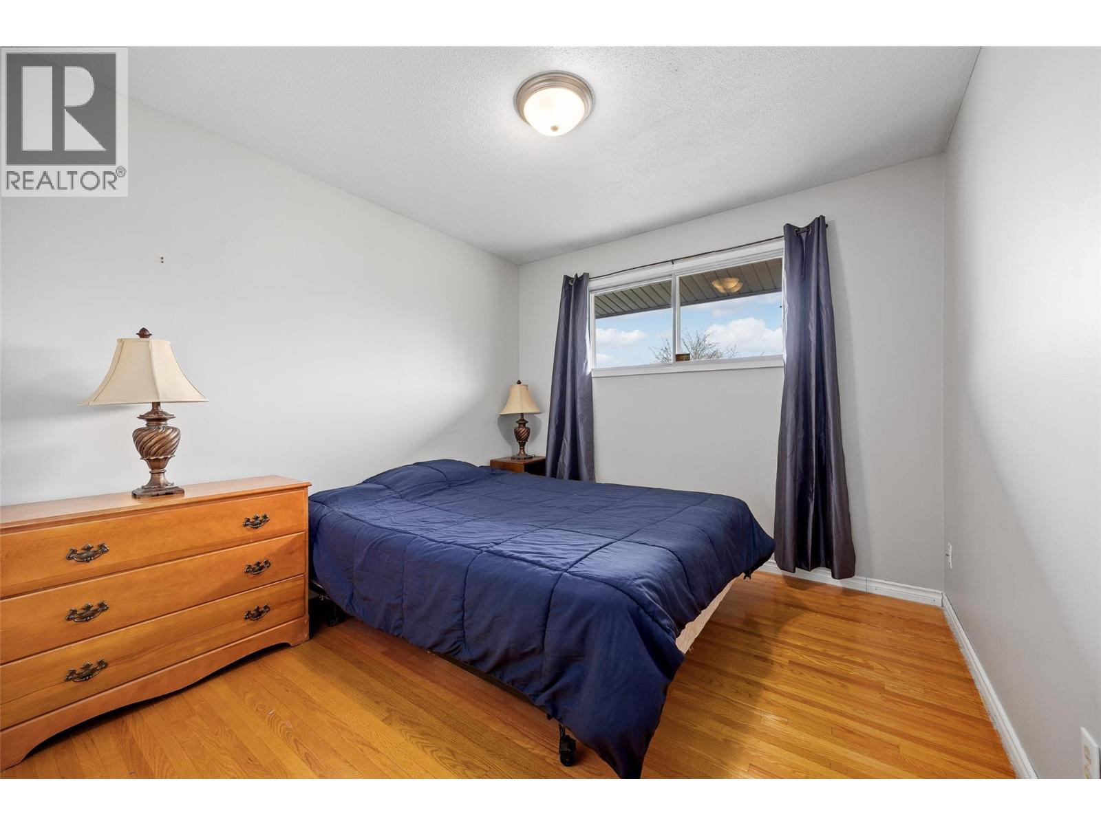 1394 Lombardy Square, Kelowna