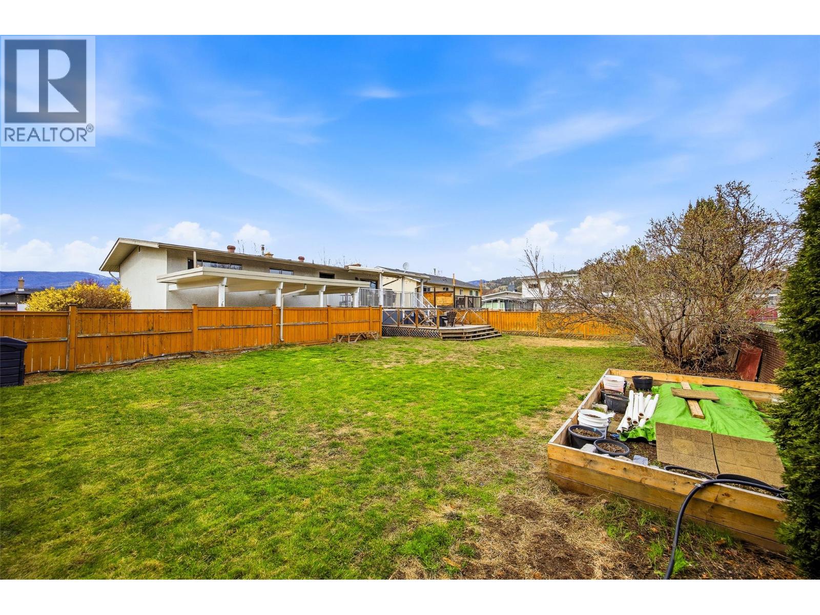 1394 Lombardy Square, Kelowna