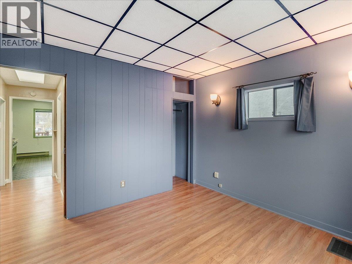 1550 Columbia Avenue, Trail