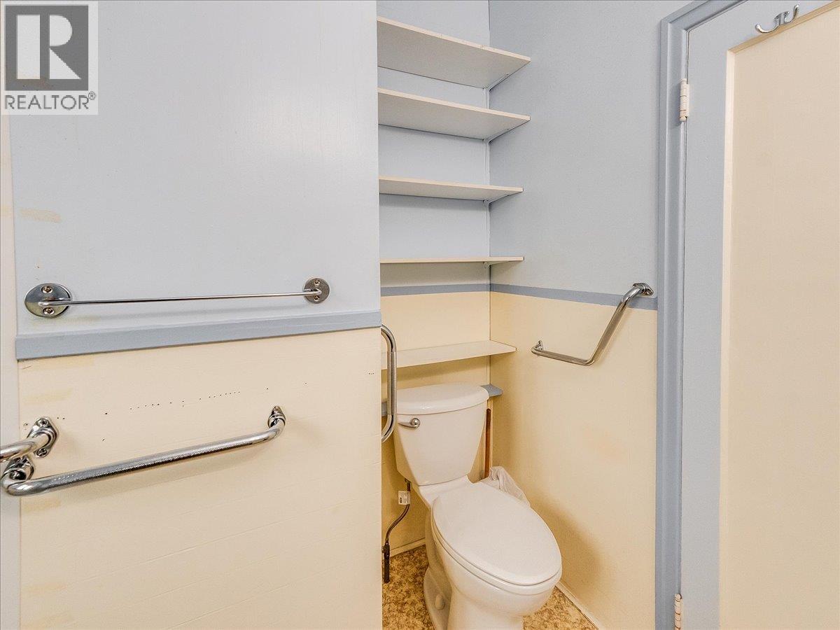 1550 Columbia Avenue, Trail