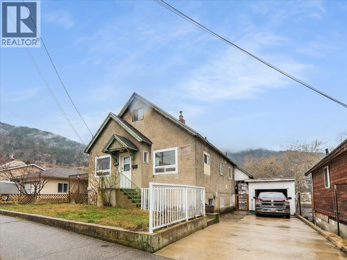 1550 Columbia Avenue, Trail