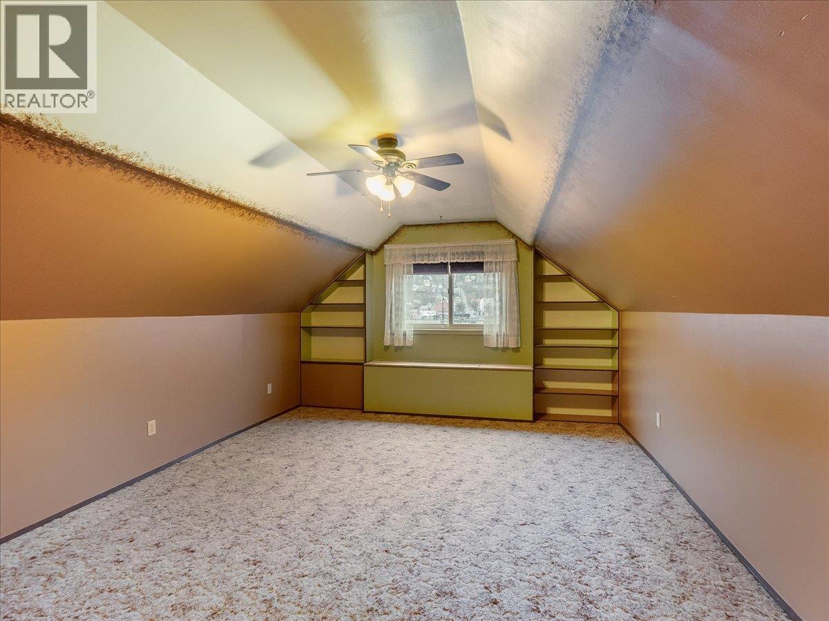 1550 Columbia Avenue, Trail