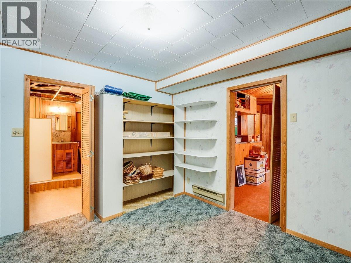 1550 Columbia Avenue, Trail