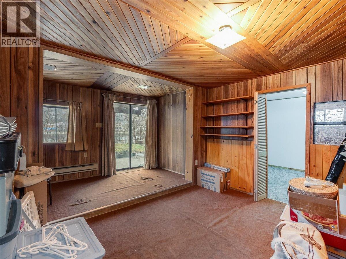 1550 Columbia Avenue, Trail