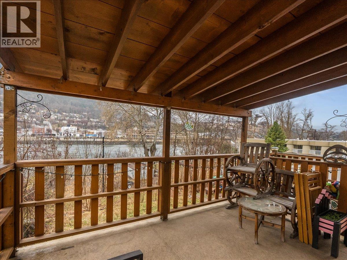 1550 Columbia Avenue, Trail