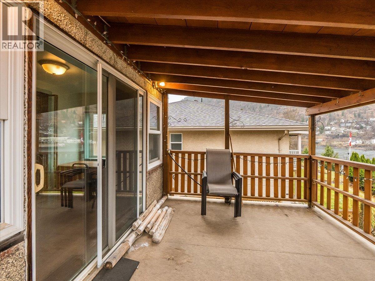 1550 Columbia Avenue, Trail