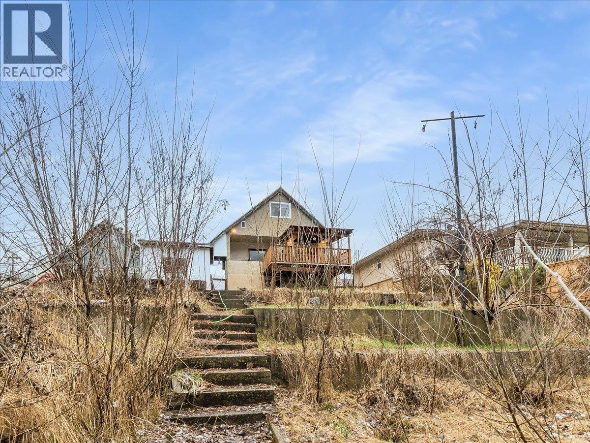 1550 Columbia Avenue, Trail