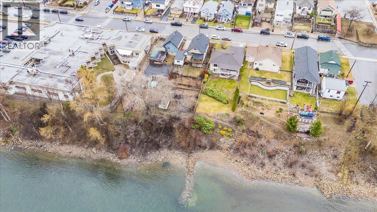 1550 Columbia Avenue, Trail