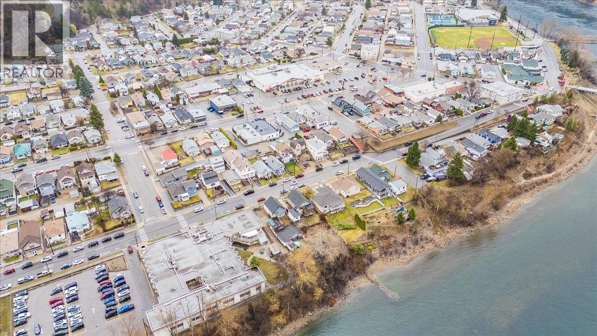 1550 Columbia Avenue, Trail