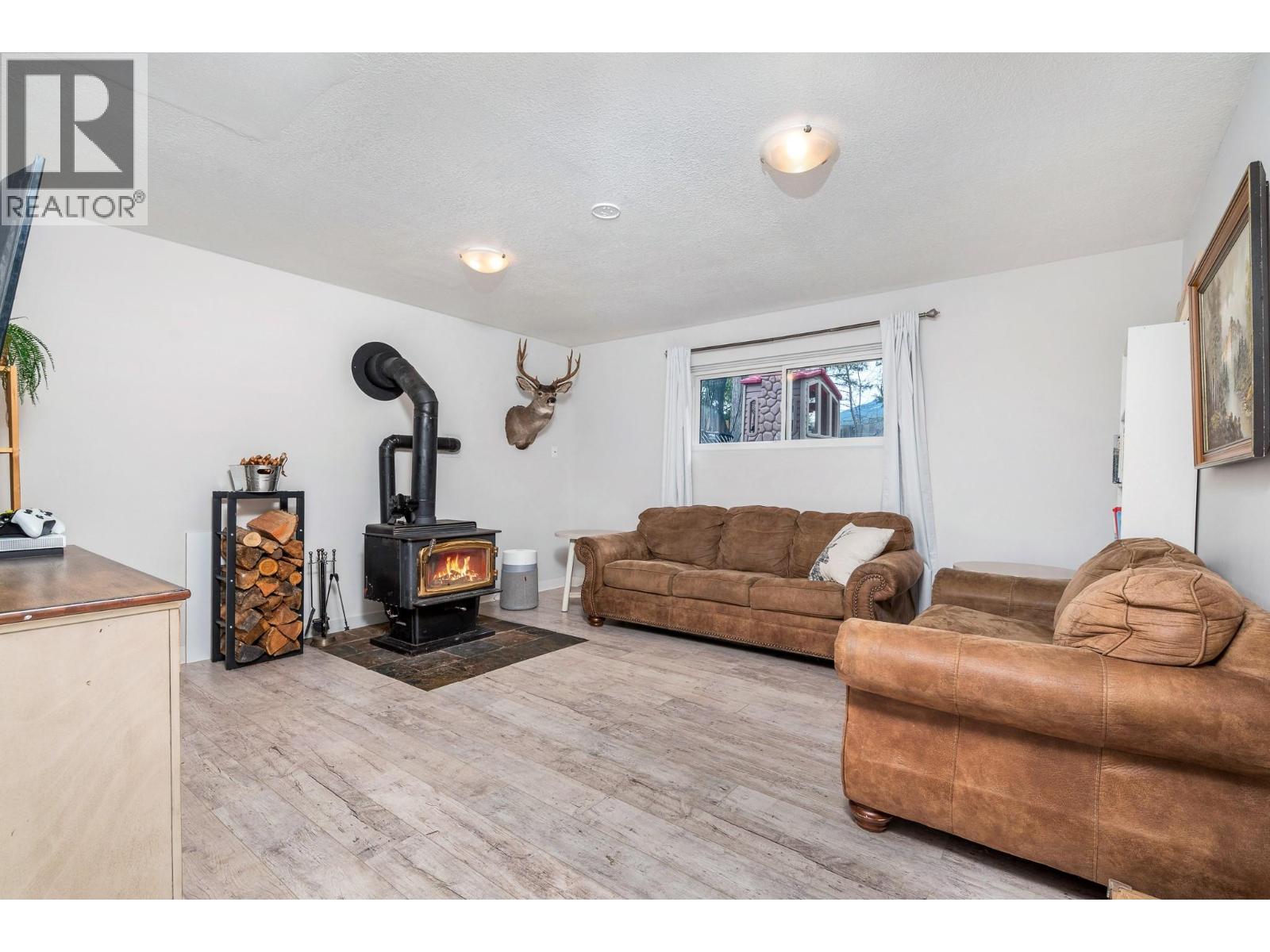 701 Hemlock Crescent S, Sicamous