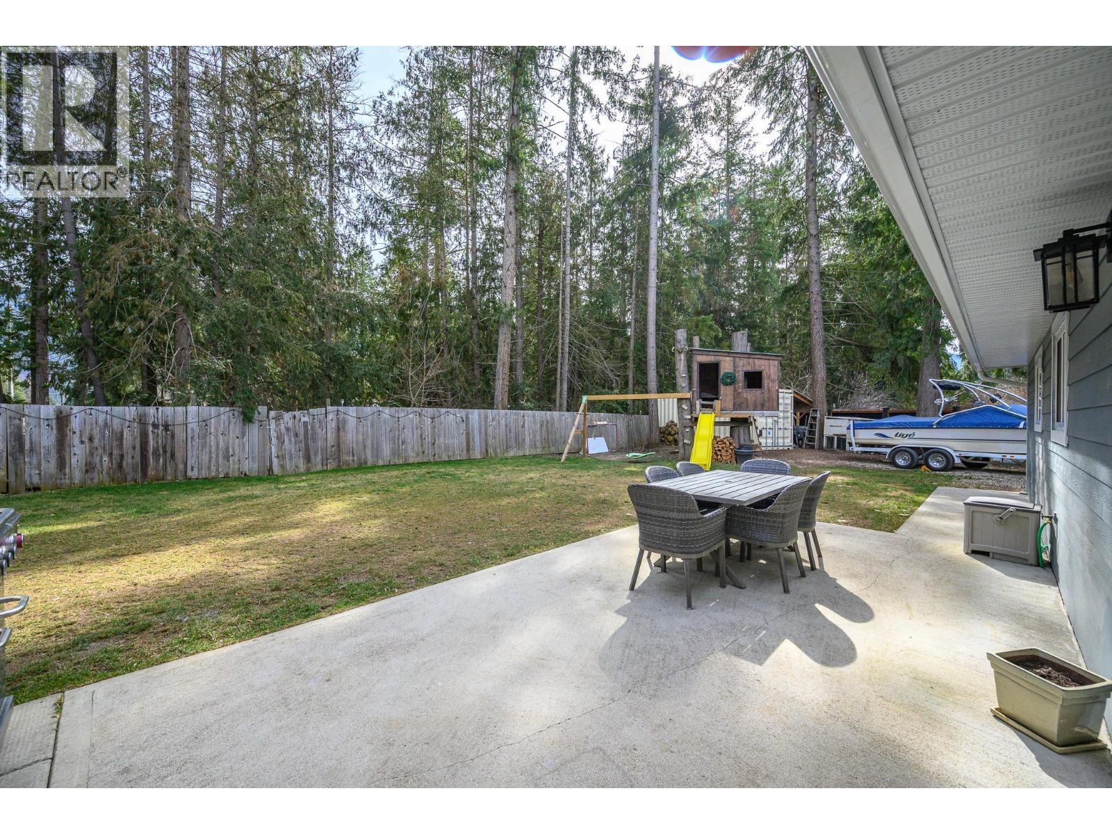 701 Hemlock Crescent S, Sicamous