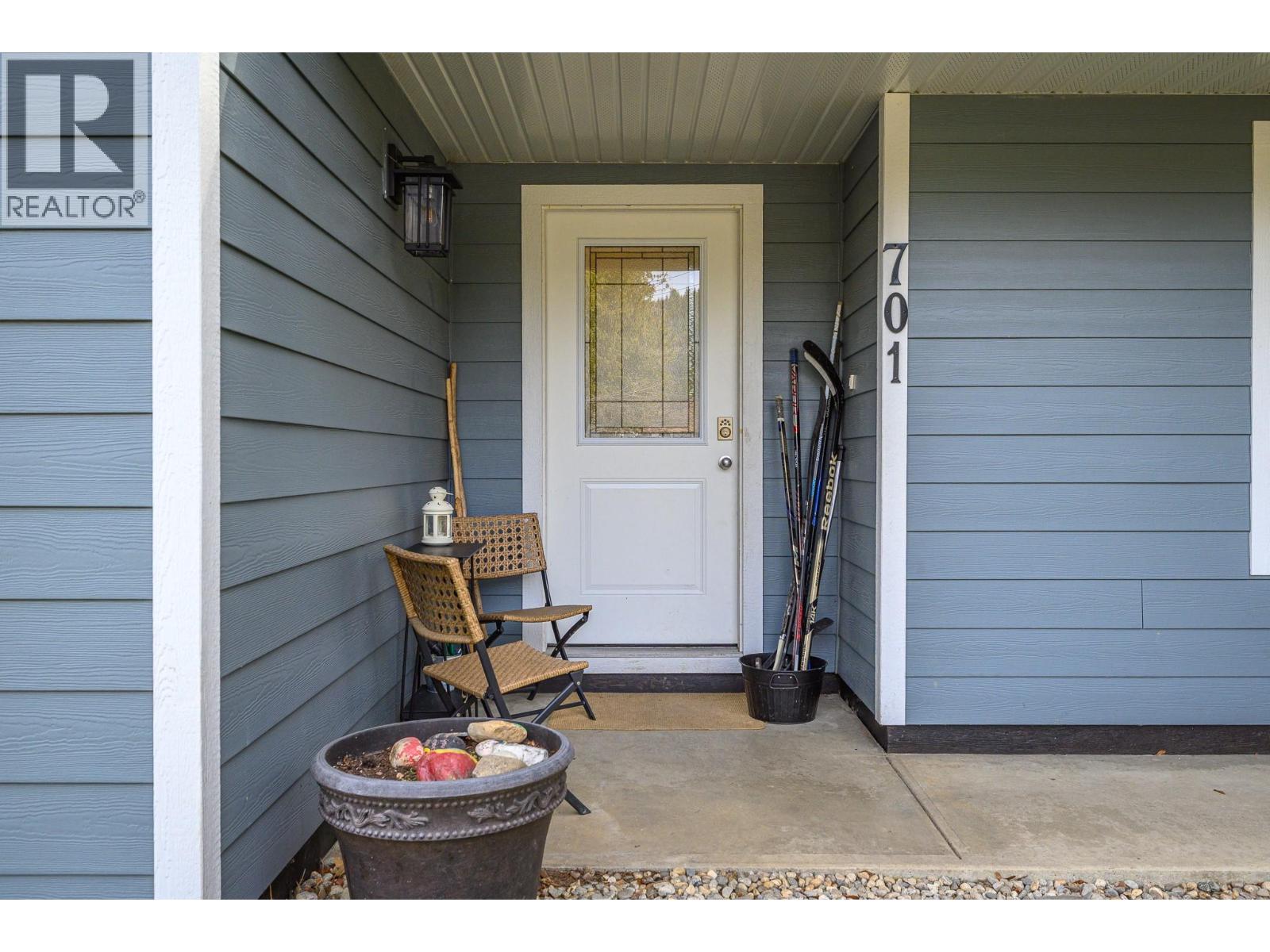 701 Hemlock Crescent S, Sicamous