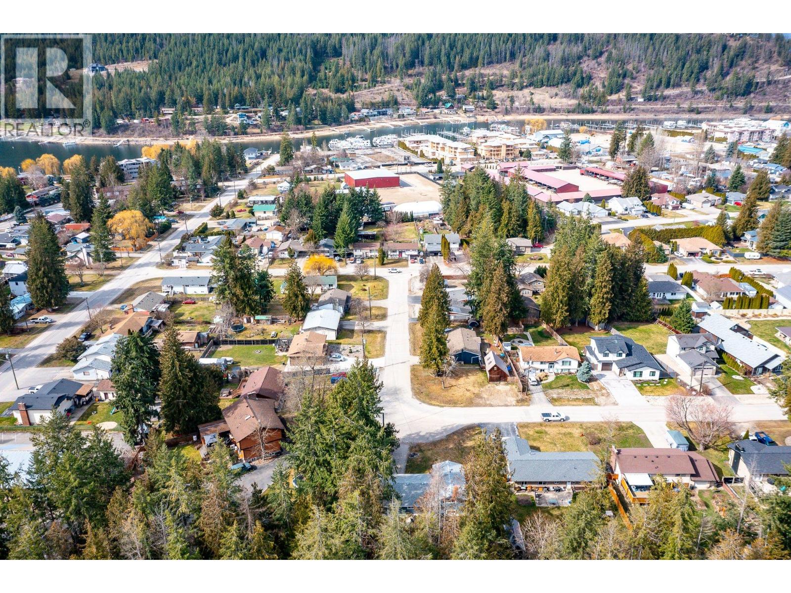 701 Hemlock Crescent S, Sicamous