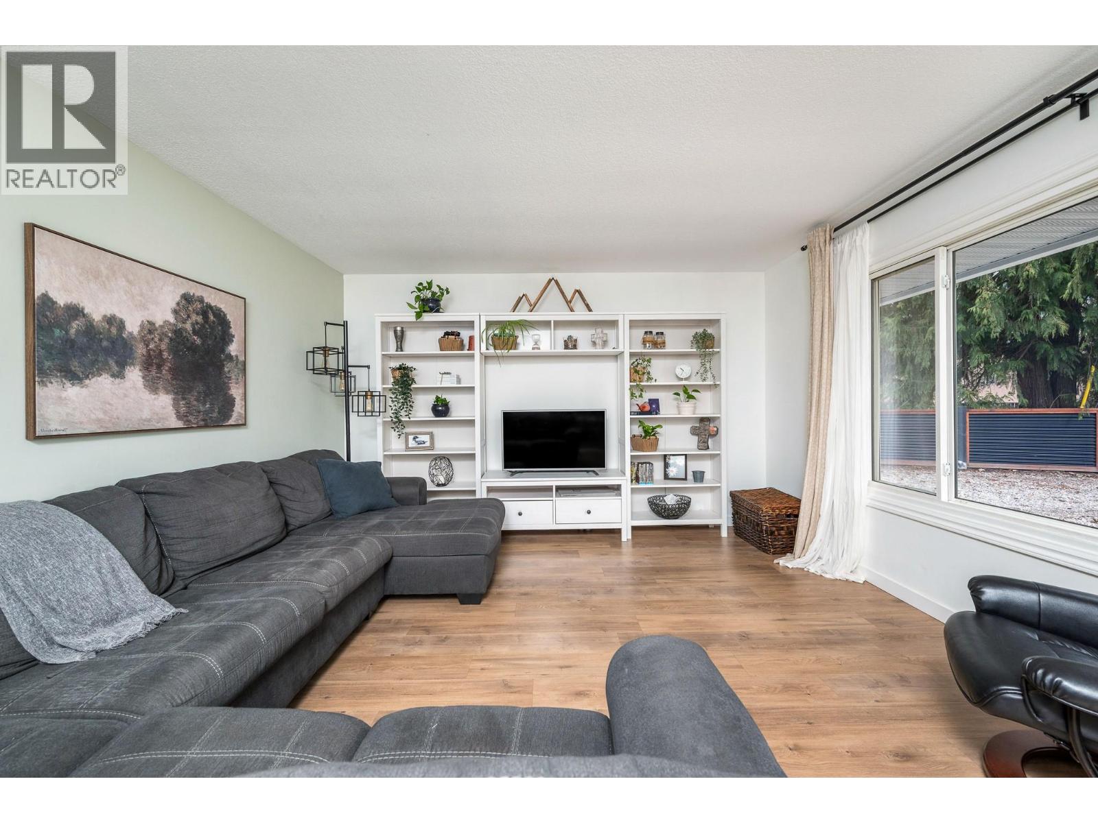 701 Hemlock Crescent S, Sicamous