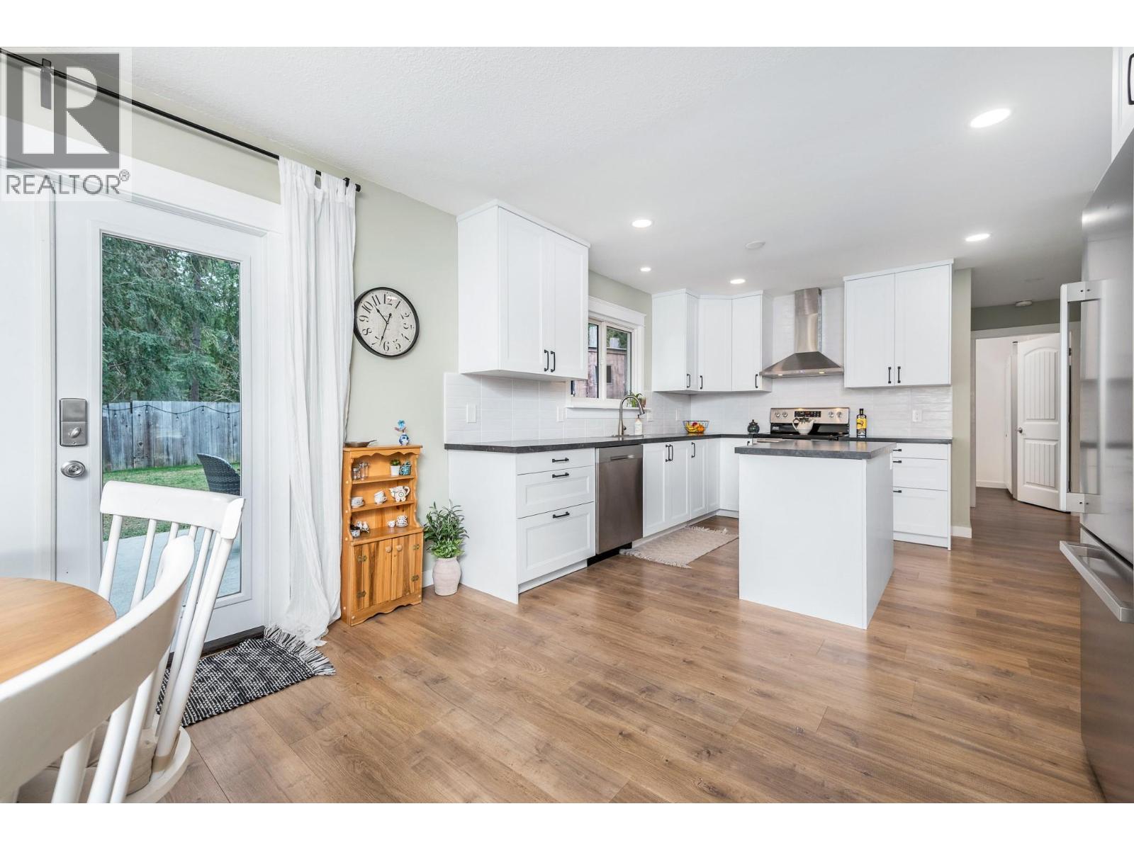 701 Hemlock Crescent S, Sicamous