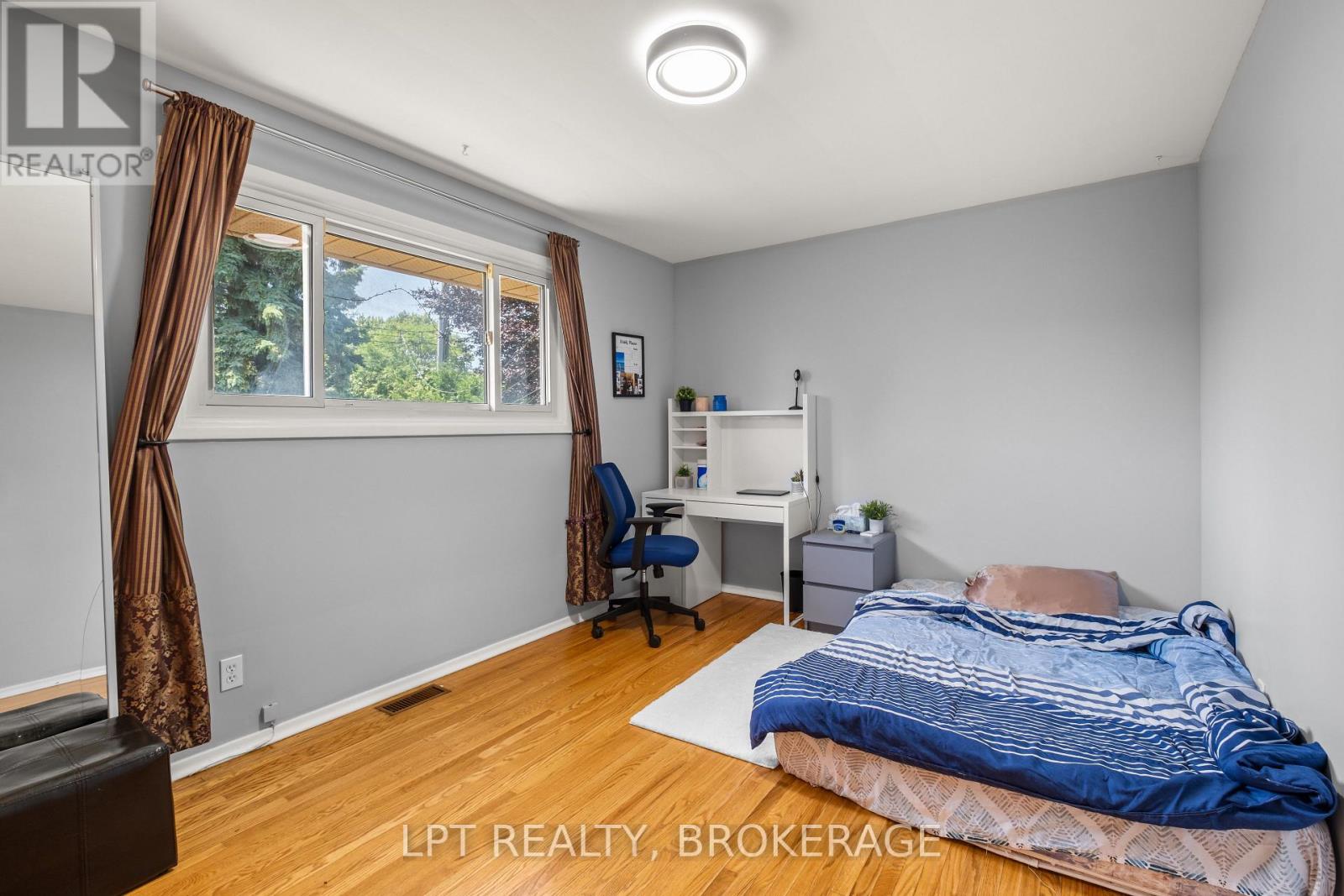 14 HERCHMER CRESCENT - 14