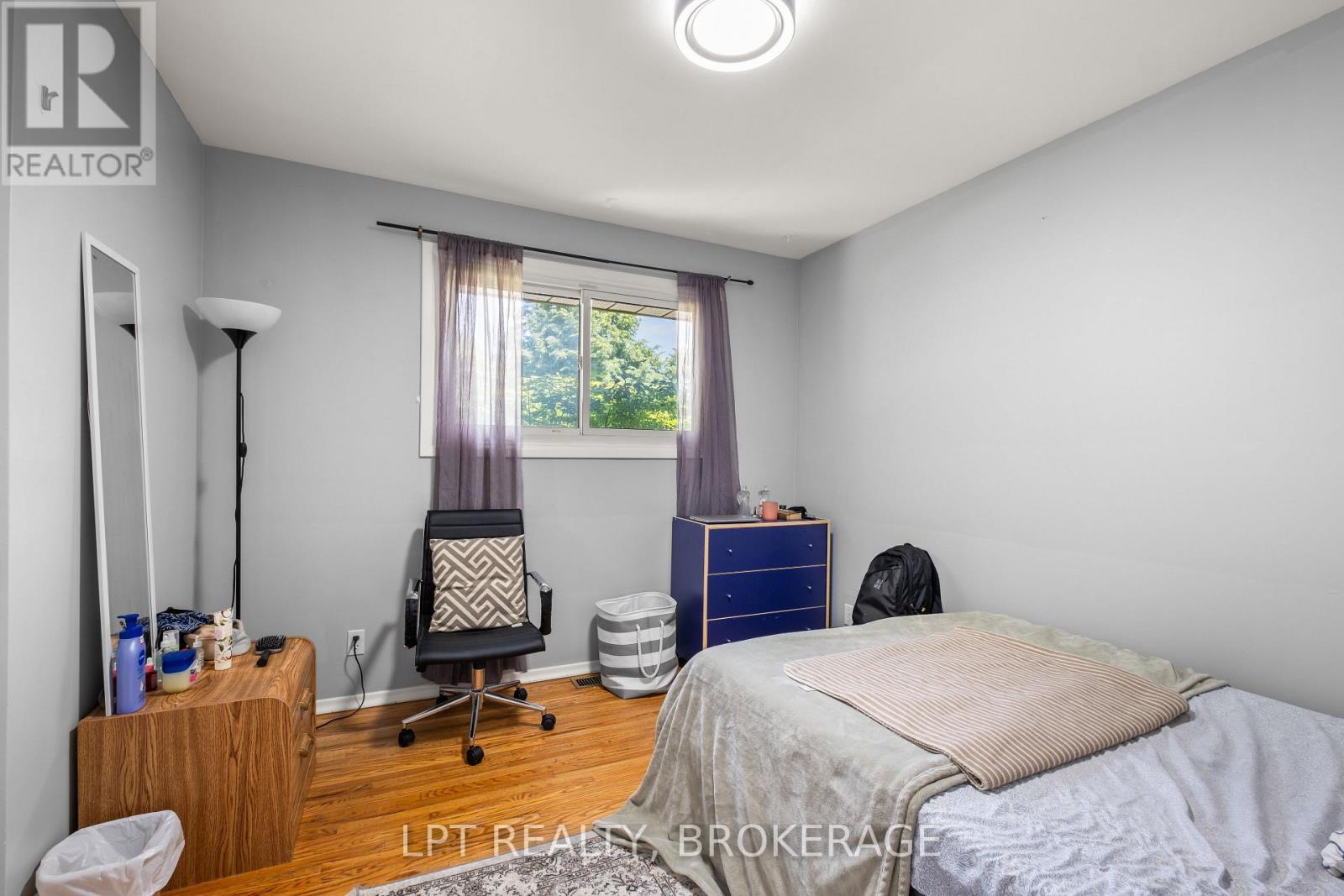 14 HERCHMER CRESCENT - 19