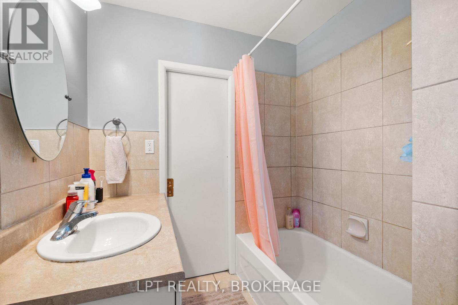 14 HERCHMER CRESCENT - 22
