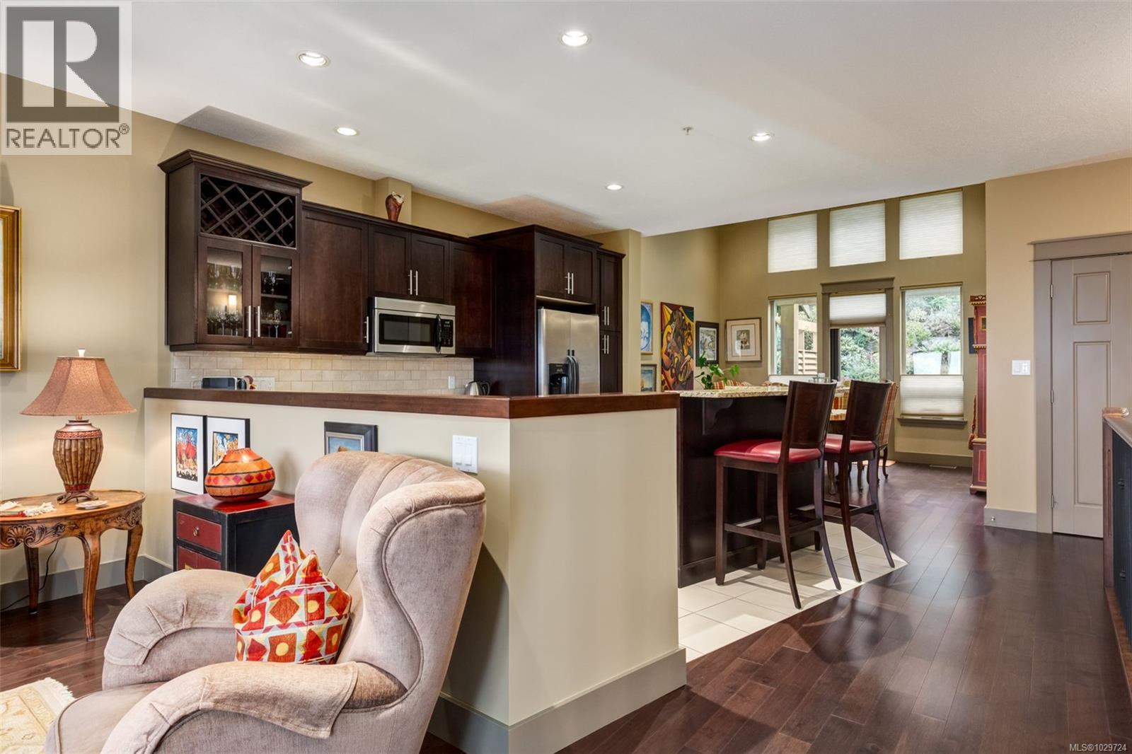 #102 5418 JACOBS LANE - 12