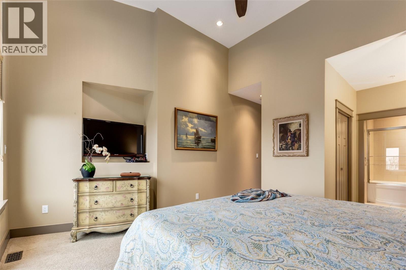 #102 5418 JACOBS LANE - 25