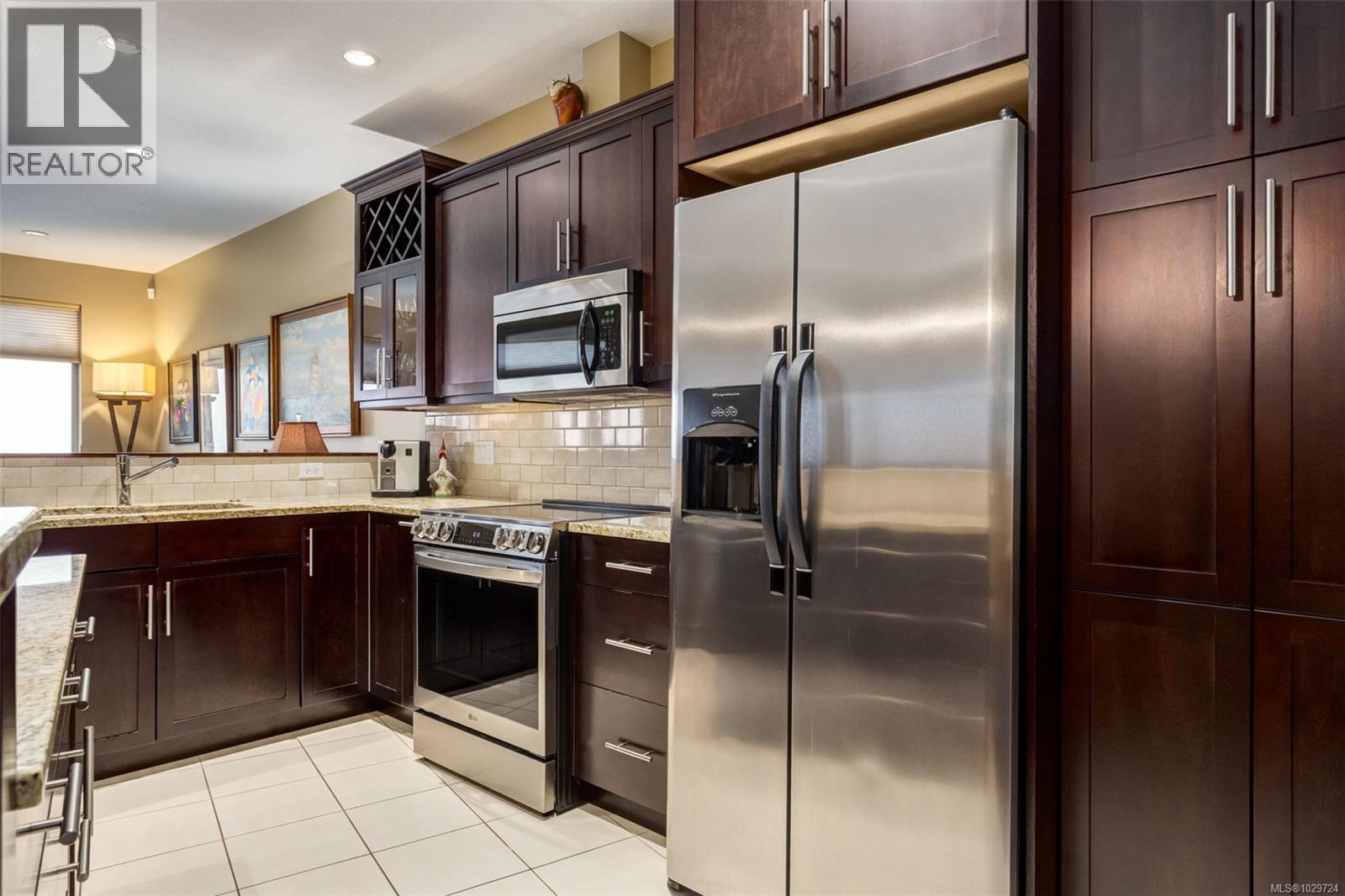 #102 5418 JACOBS LANE - 7