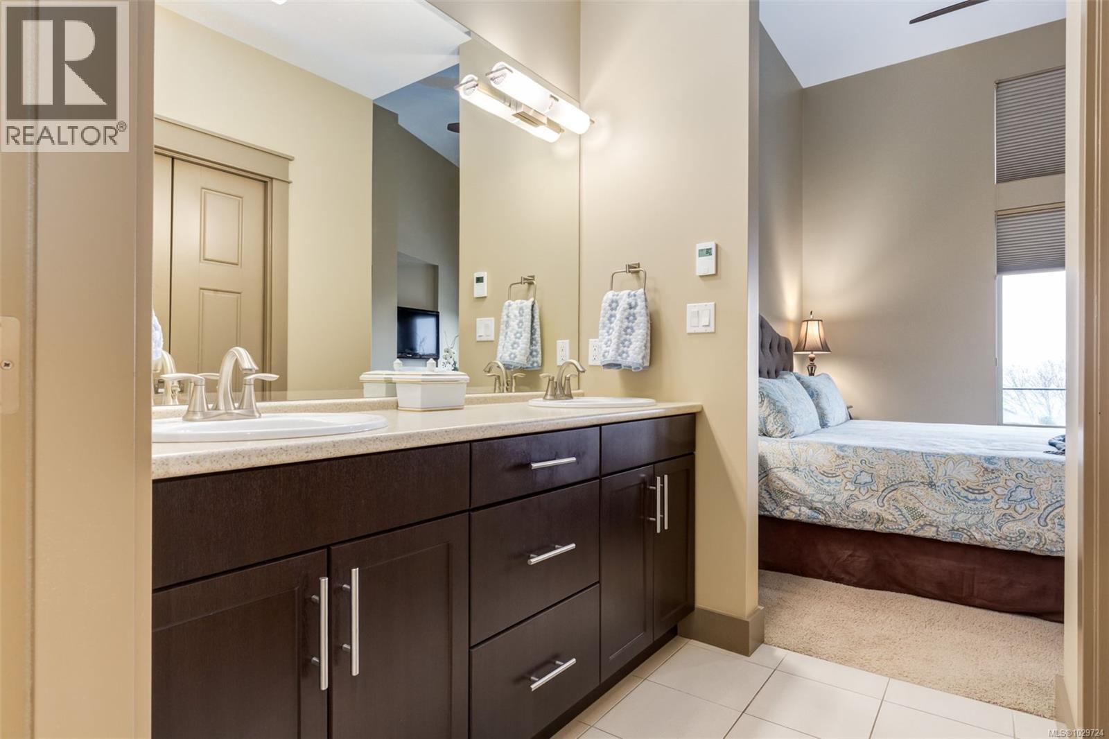 #102 5418 JACOBS LANE - 31