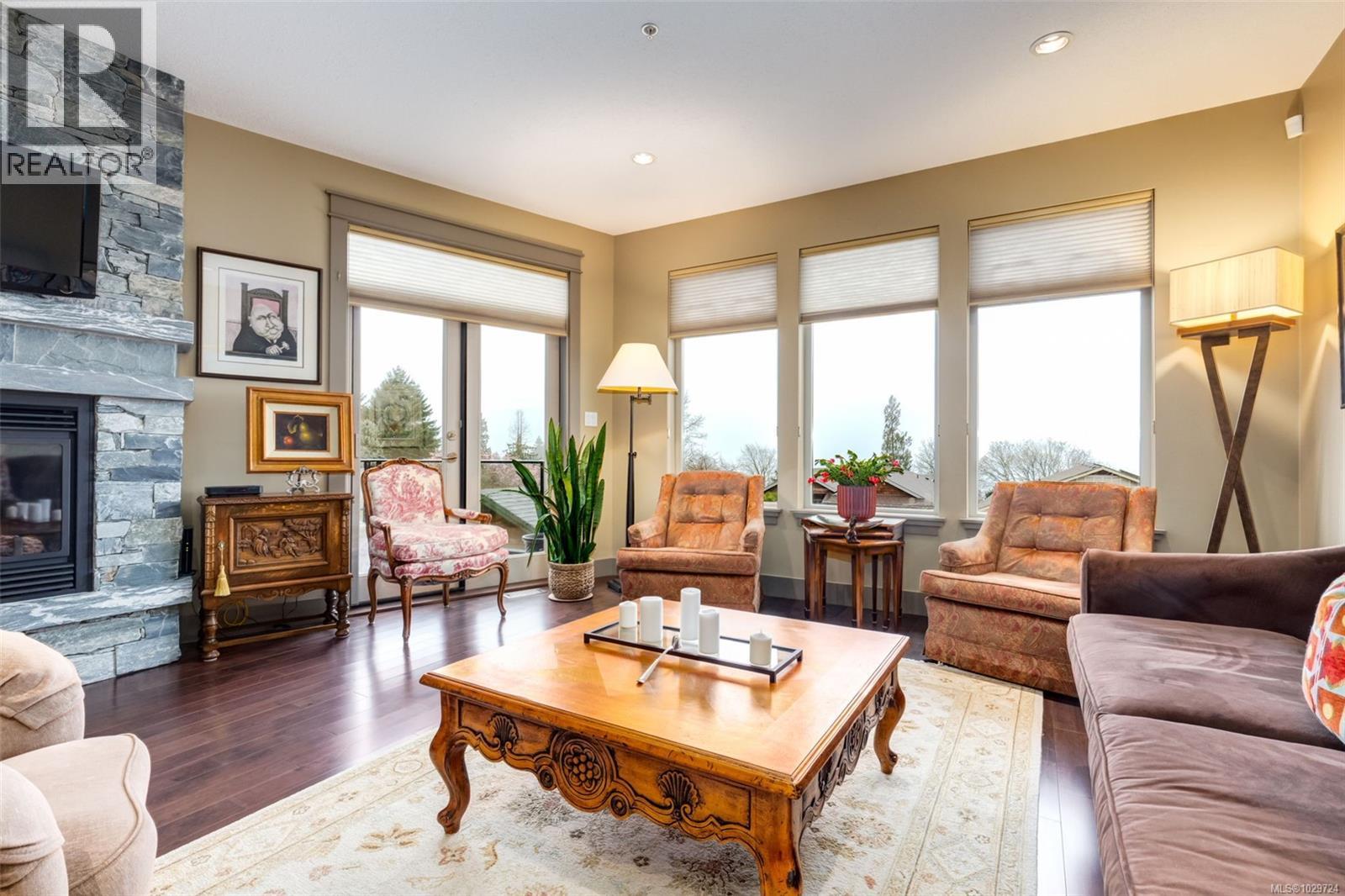 #102 5418 JACOBS LANE - 16