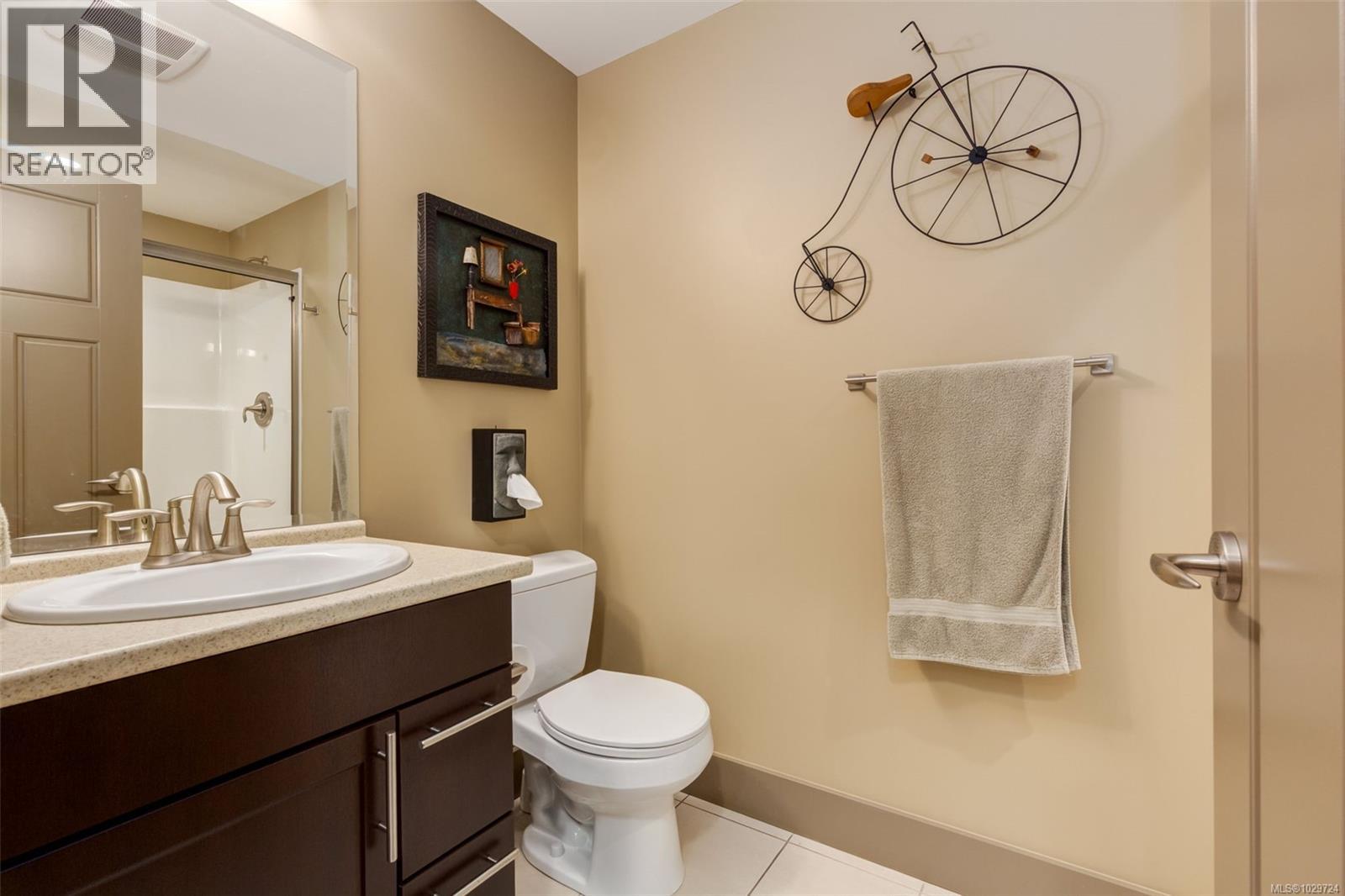 #102 5418 JACOBS LANE - 44