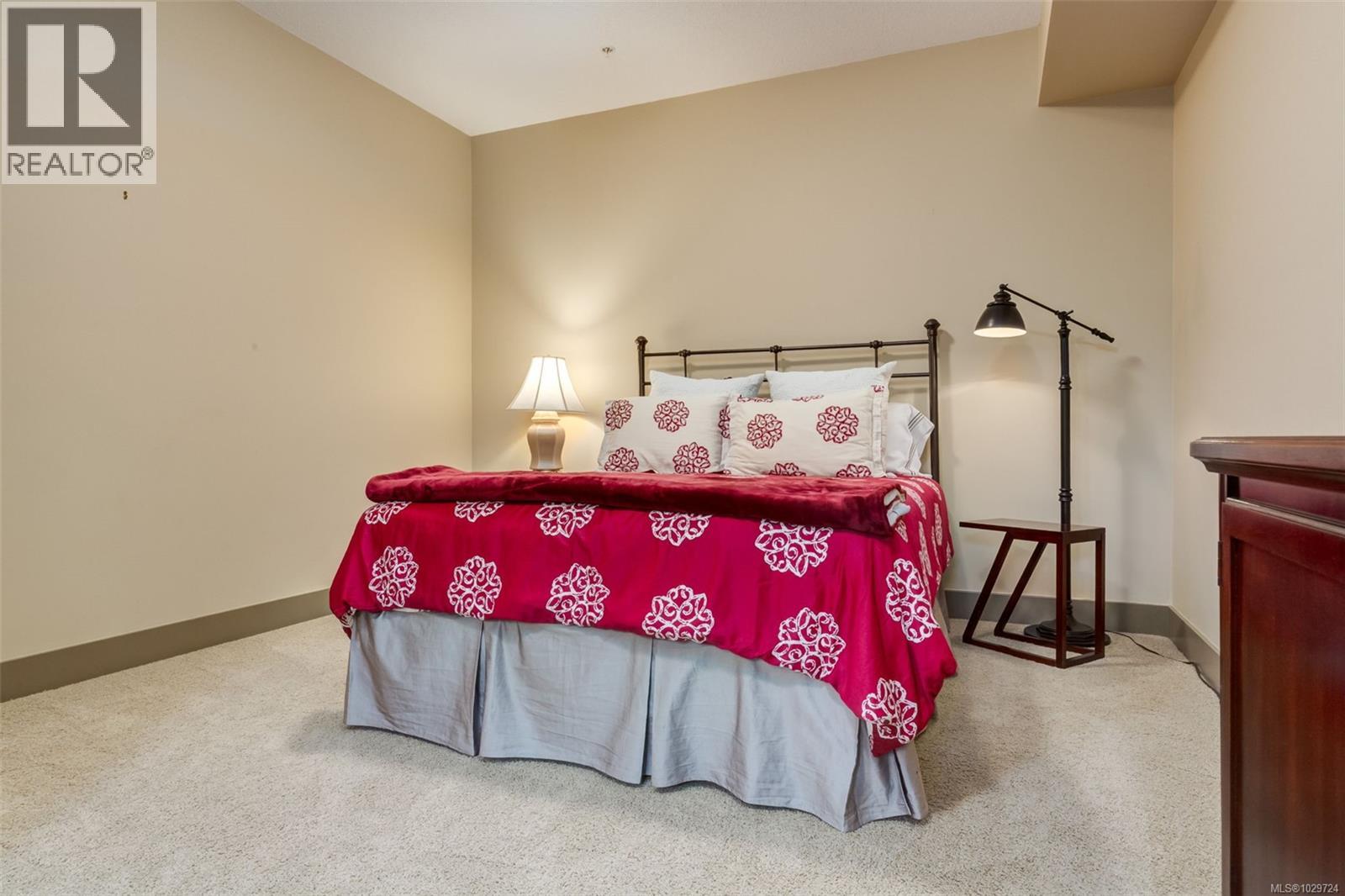 #102 5418 JACOBS LANE - 41